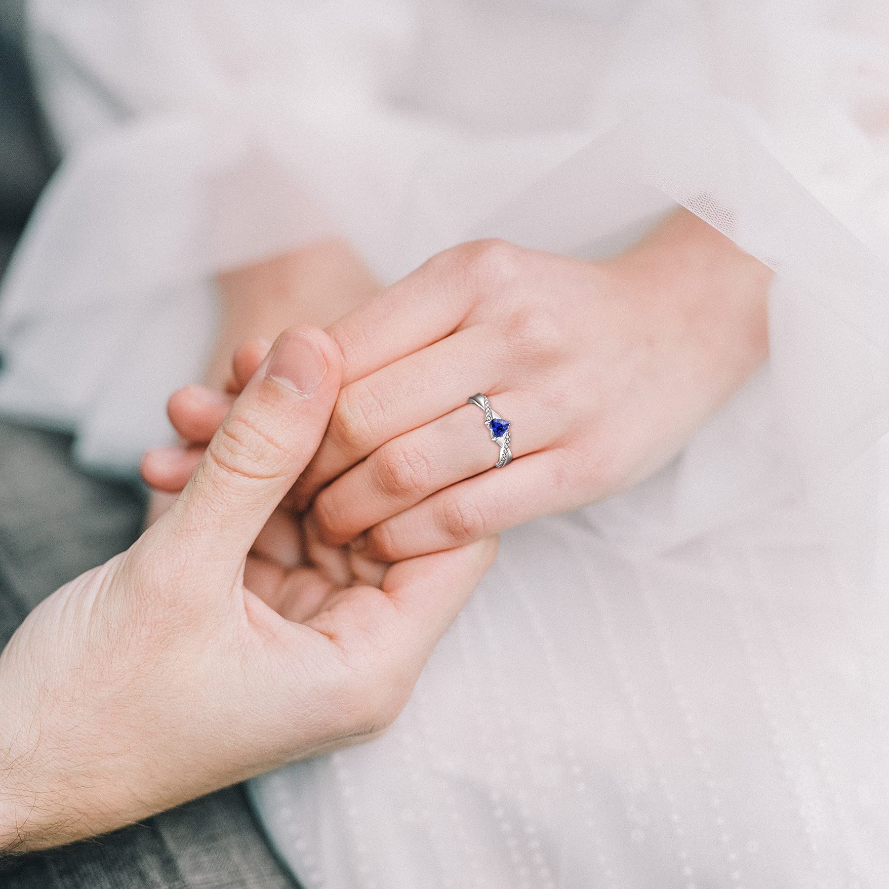 YL Anillo de Compromiso Corazón Plata de Ley 925 con 12 Piedras de Nacimiento de Circonita Solitario Infinito Anillo de Boda para Mujer Novia