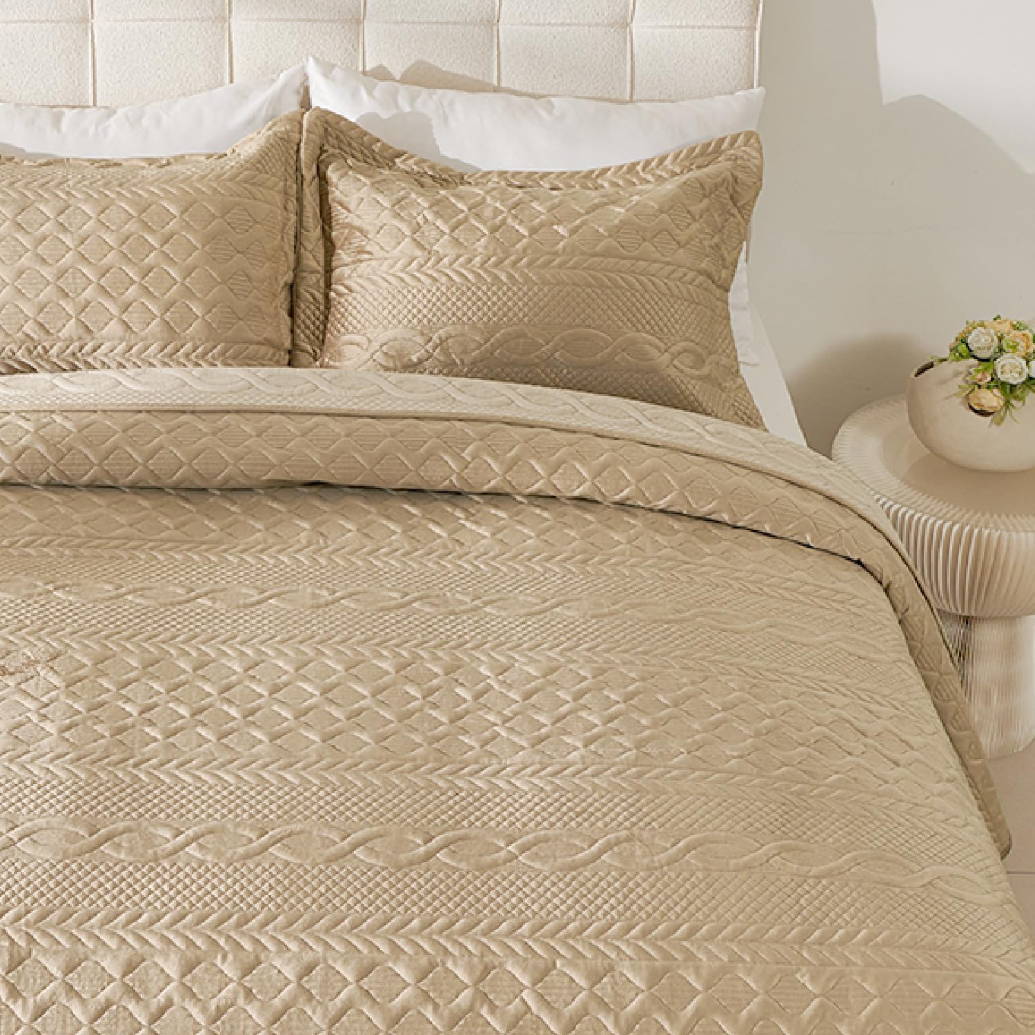Luxury Velvet Quilt Set King Size,Reversible Diamond Wave Quilted Lightweight Velvet Comforter,Ultra Soft Bedspread Coverlet Bedding Set for All Season with 2 Pillow Shams Wave Khaki(106"x96")