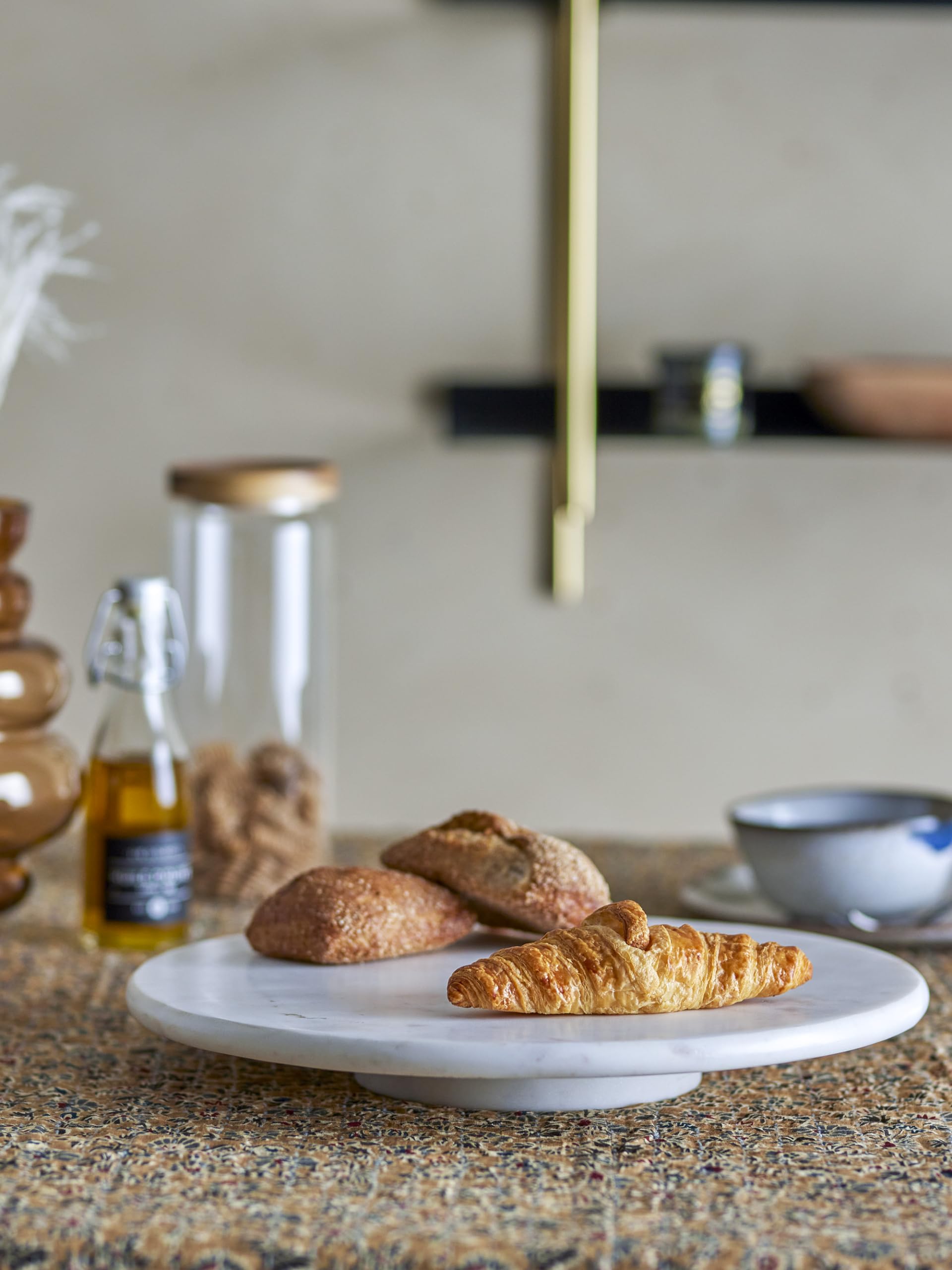 Fino Casa Draaibare marmeren plaat met acaciahout ronde taartplaat keukenorganizer kaasplaat marmeren plaat serveerschaal met voet serveerbord draaiplateau houten etagère deco dienblad tafeldecoratie Fino Casa Draaibare marmeren plaat met acaciahout ronde taartplaat keukenorganizer kaasplaat marmeren plaat serveerschaal met voet serveerbord draaiplateau houten etagère deco dienblad tafeldecoratie