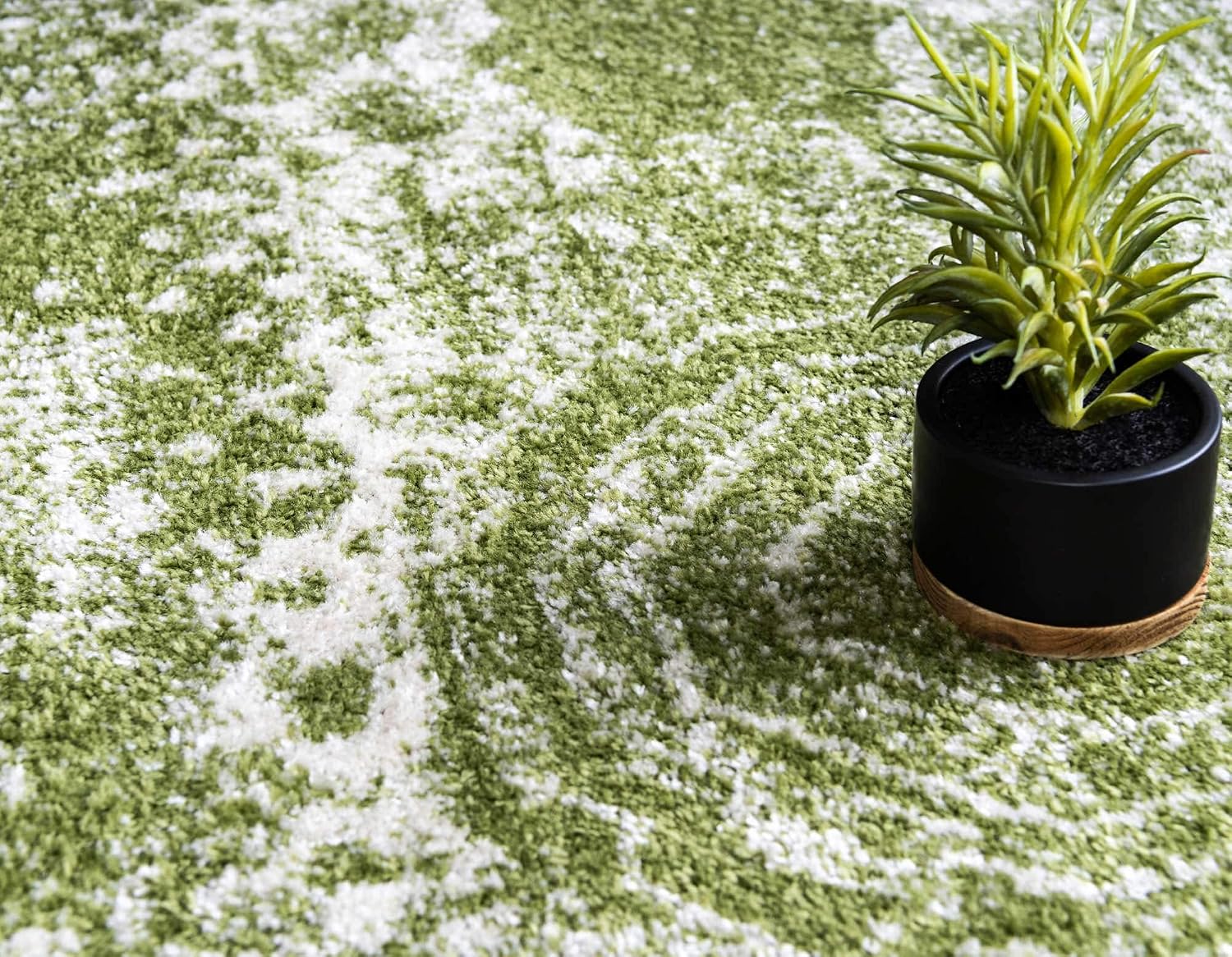 Unique Loom Bromley Collection Area Rug - Wells (2' x 6' 7" Runner, Green/ Ivory)