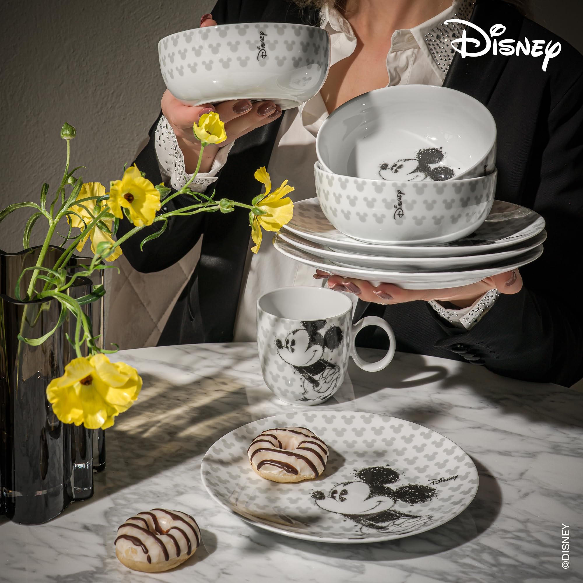 Micky Maus Kaffeetasse Disney, 4er-Set, 320 ml, Hochwertiges Porzellan, Spülmaschinenfest, Schwarz/Weiß