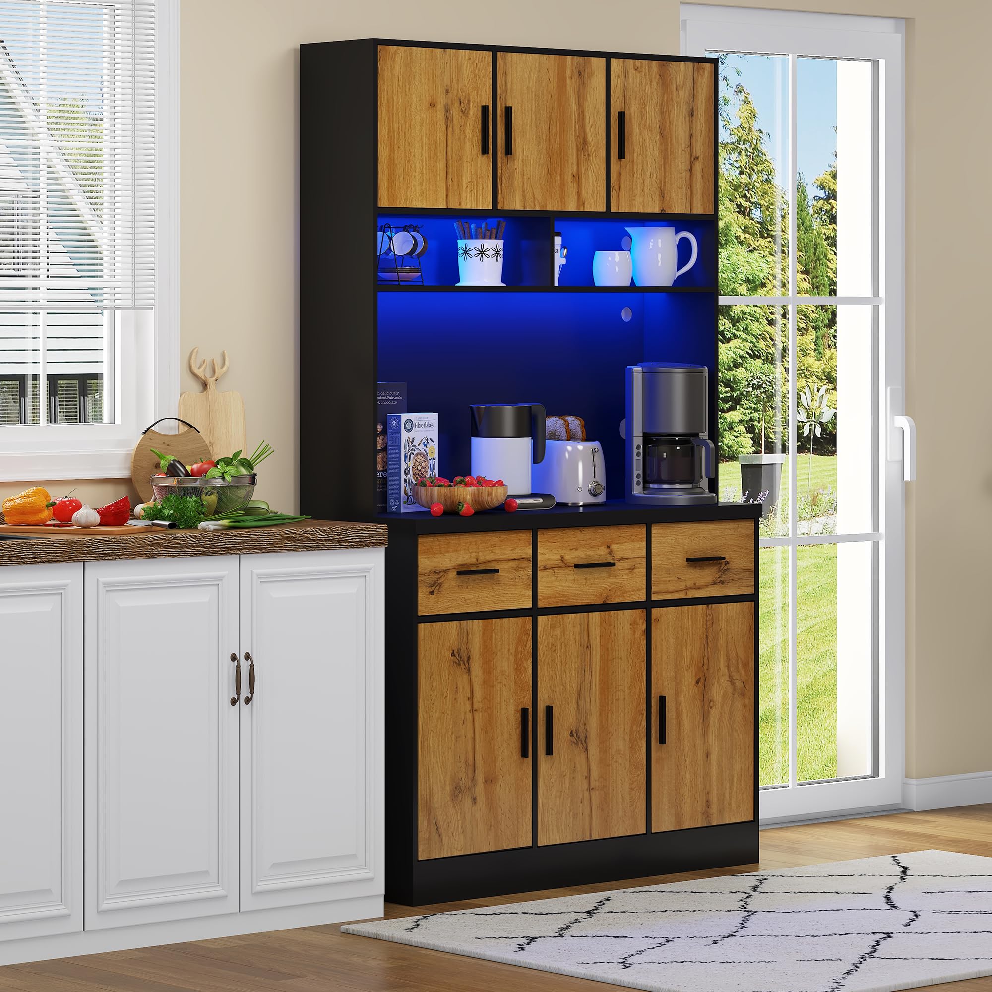 Buffet multifonction 100 x 40 x 180 cm avec éclairage LED, télécommande, prise et ports USB, étagères et tiroirs réglables, idéal pour les cuisines et les salles à manger, noir + naturel A
