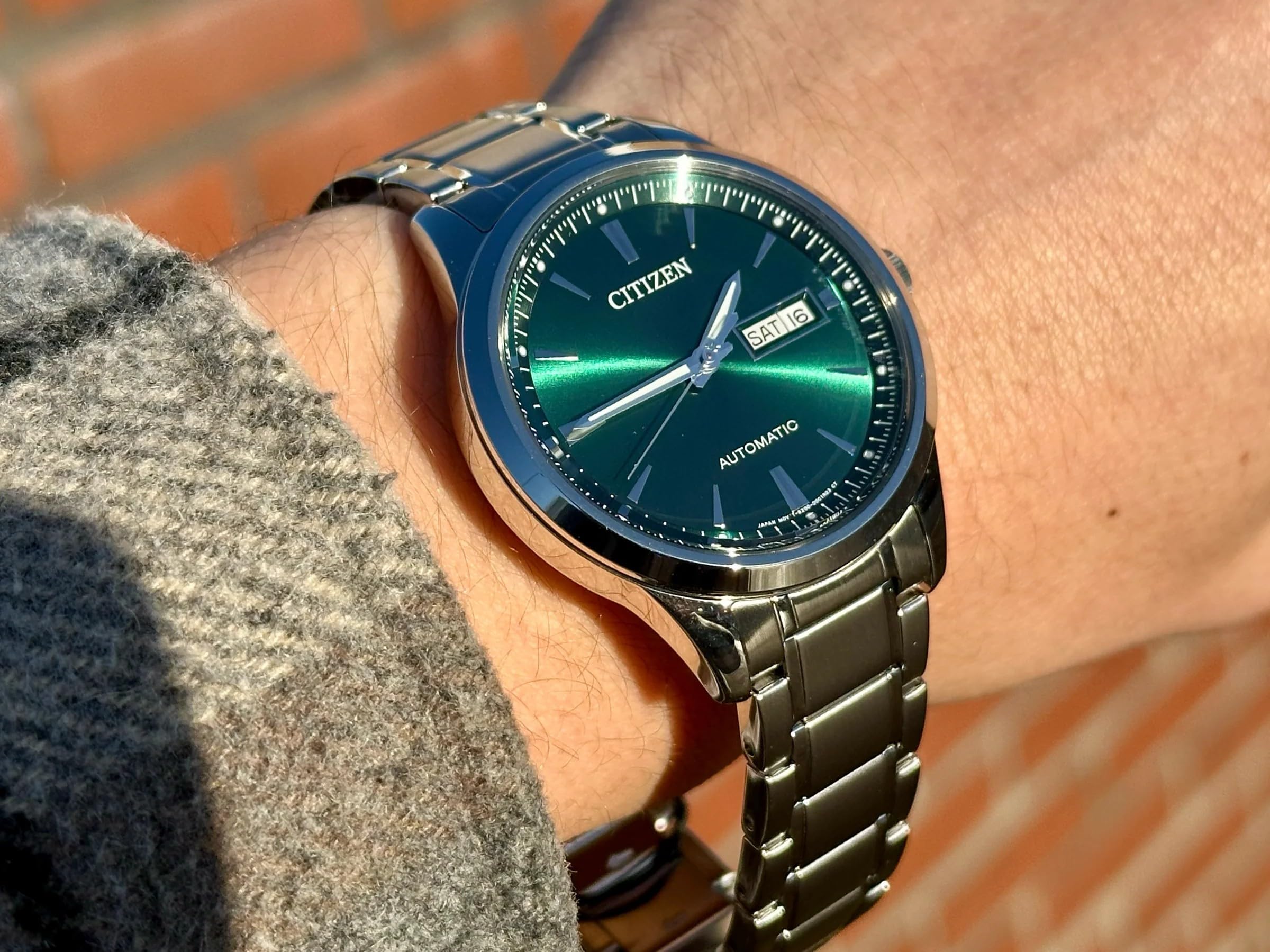 Citizen Men's Automatic Day/Date Watch with 40 mm Diameter in Various Designs