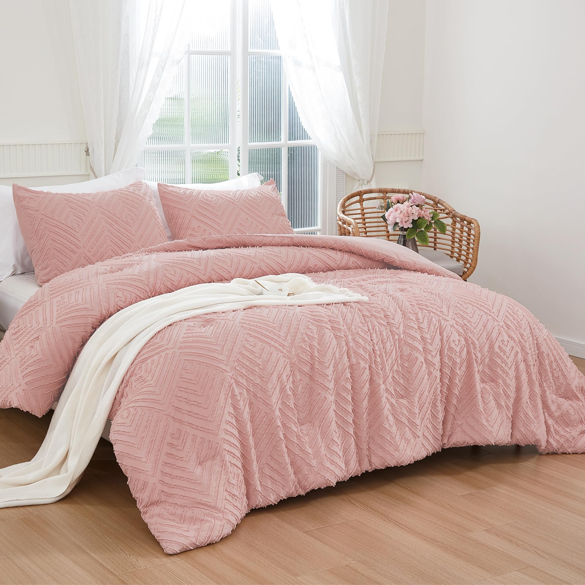 Andency Blush Pink Queen Size Comforter, Boho Lightweight Fluffy Bedding for Girls Women, 3 Pieces Tufted Farmhouse Bed Set All Seasons (1 Comforter 90x90In, 2 Pillowcases)