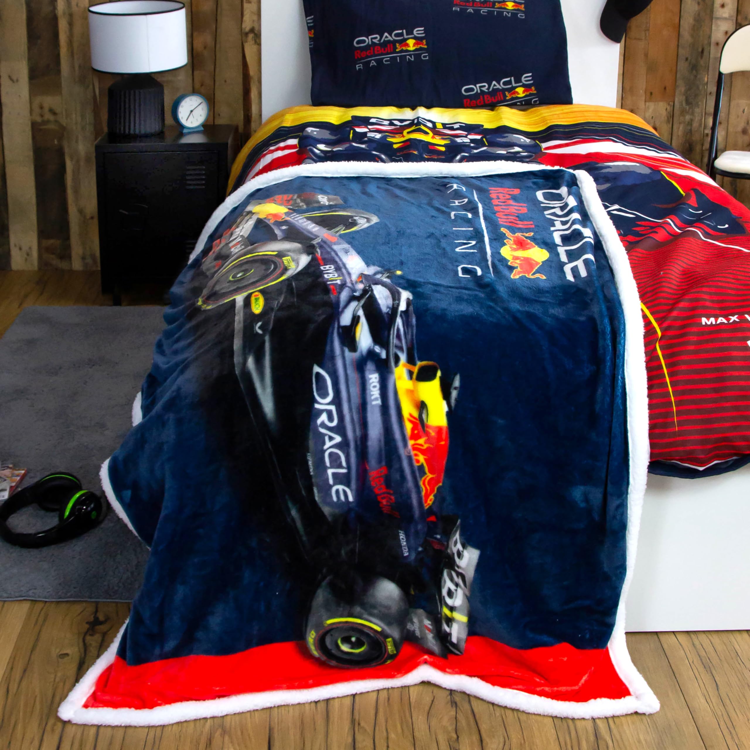 Couverture polaire sous licence officielle Oracle Red Bull Racing | Design Formule 1 super douce et chaude avec revers Sherpa | Parfaite pour la maison, la chambre, les soirées pyjama et le camping |