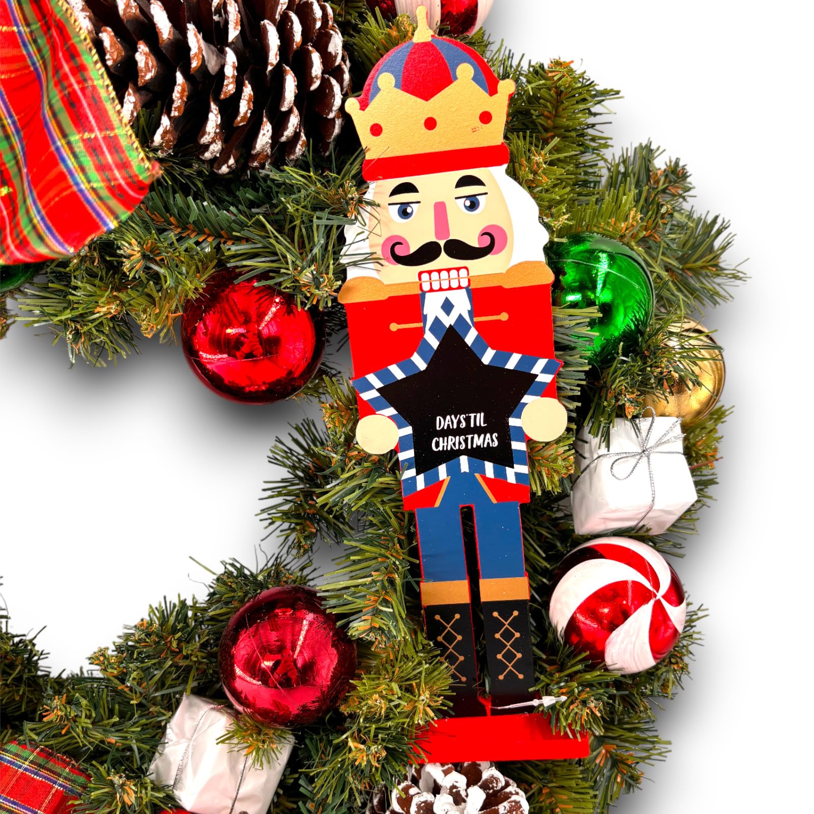 Ghirlanda Natalizia Decorata con Pigne, Candy Cane e Palline, Disponibile in Vari Design con Babbo Natale, Schiaccianoci – 3 Dimensioni: 40 cm, 60 cm, 80 cm (1, 60 Cm - Schiaccianoci)