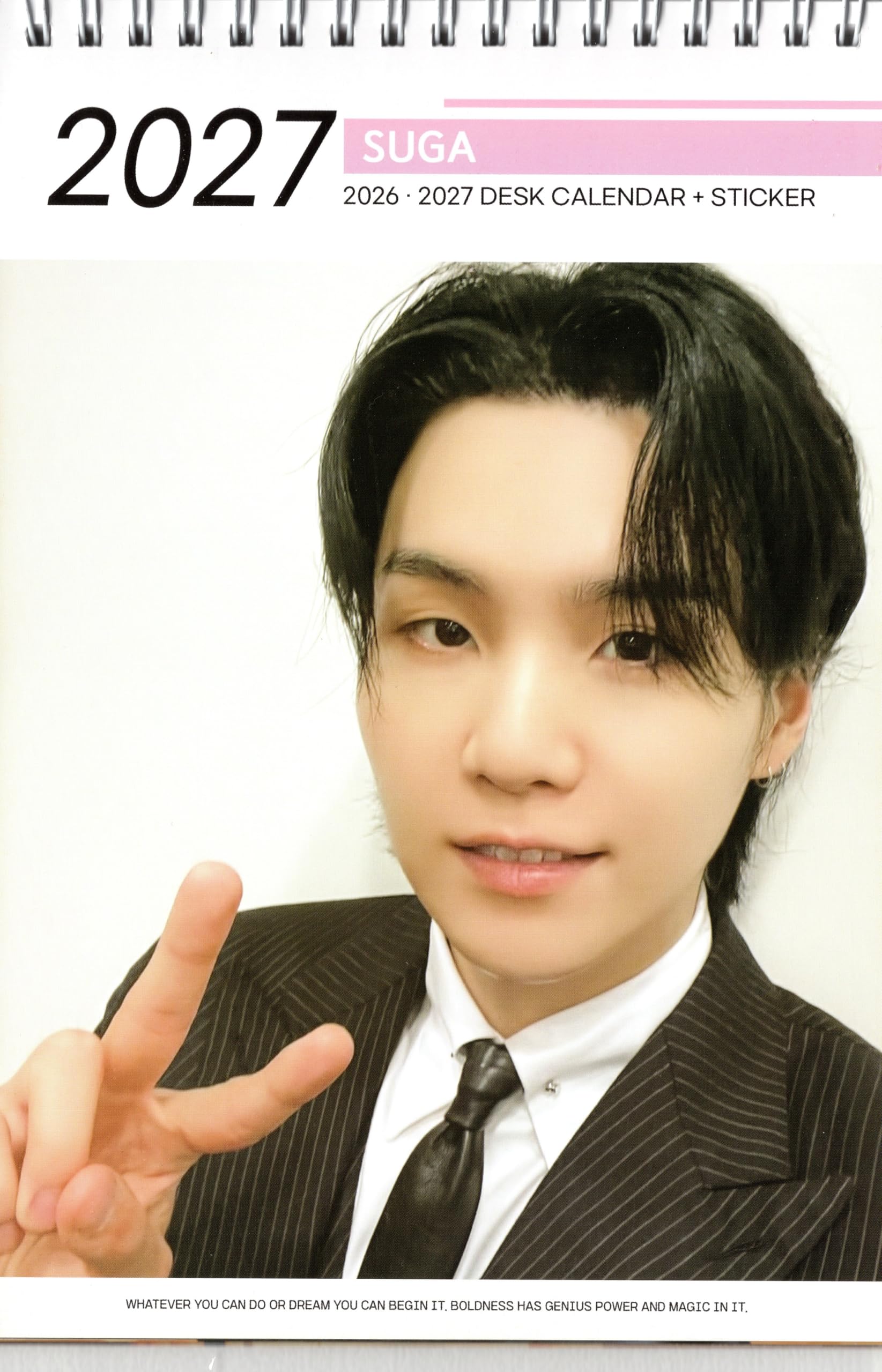 Amazon.co.jp: シュガ SUGA グッズ 卓上 カレンダー (写真集) 2026