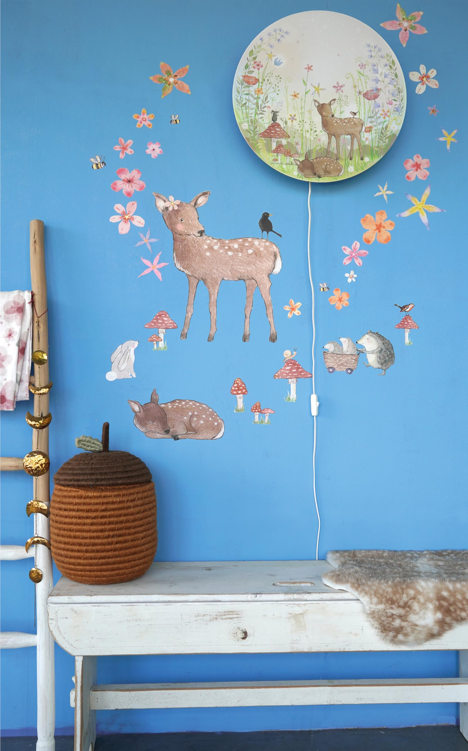 Märchengarten Wandlampe | Für Baby- & Kinderzimmer | Kinderzimmerdesign | Handgemalt & nachhaltig