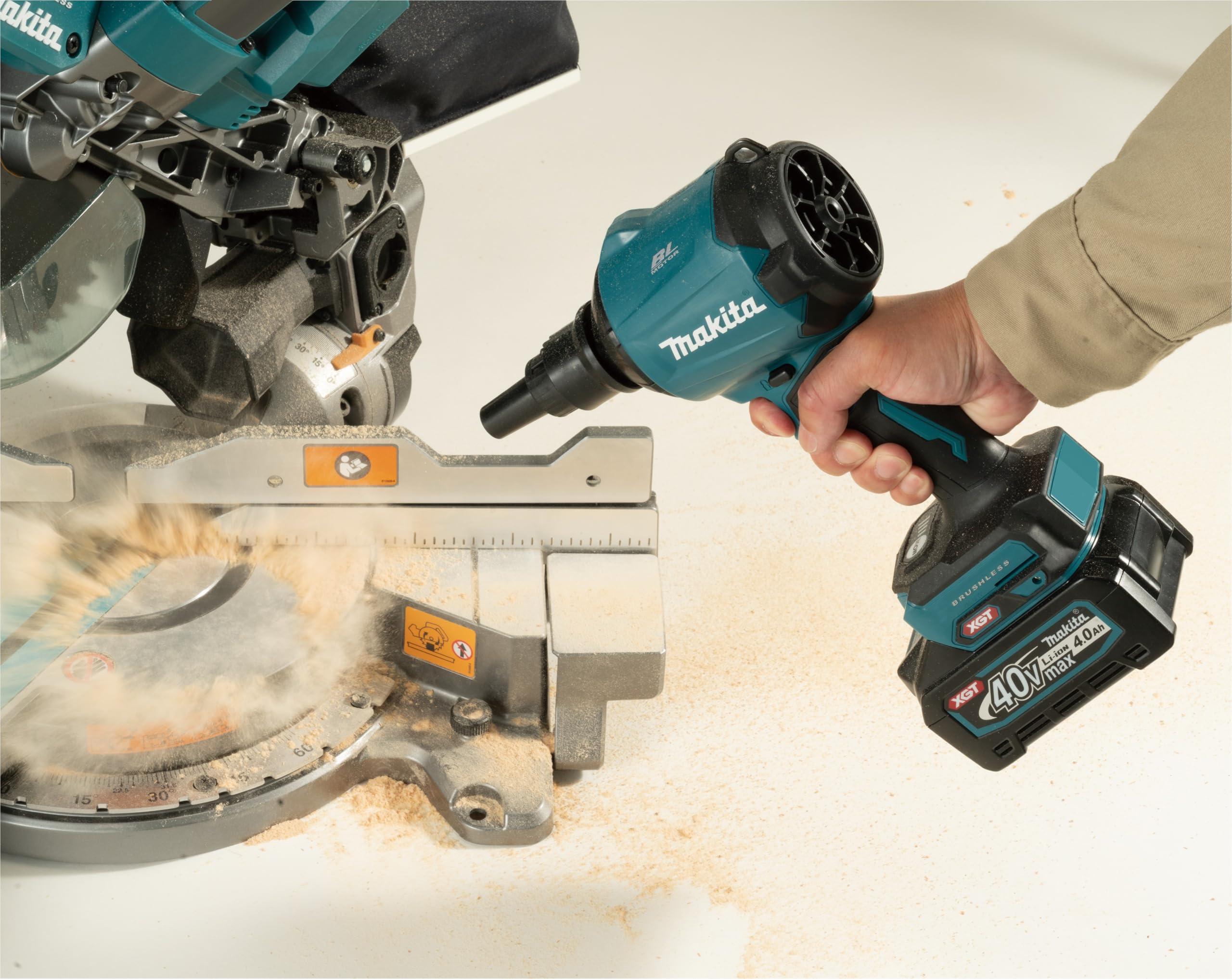 Makita AS001GA102 Ventilateur sans Fil 40 V Max. / 2,0 Ah 1 Batterie + Chargeur dans Un Sac de Transport Bleu pétrole