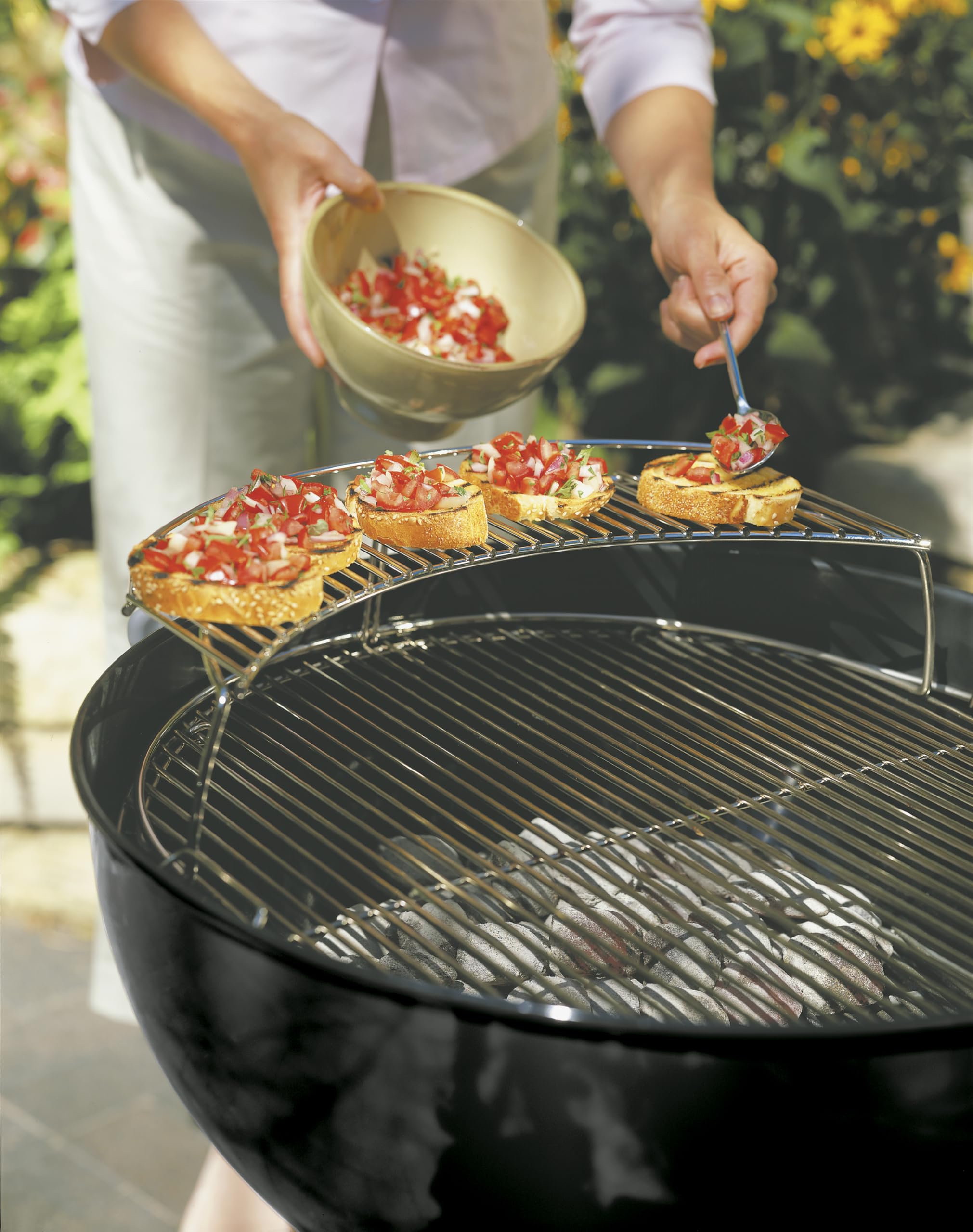 Weber 8417 Warmhalterost, für Holzkohlegrills mit 57 cm, Schwarz