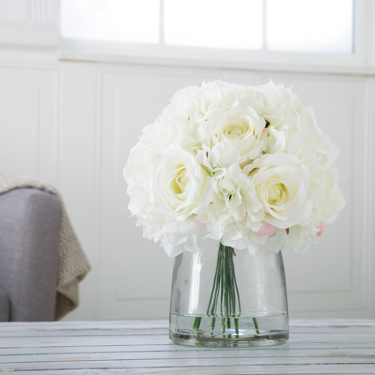 Pure Garden Pure Garden Floral Arrangement with Vase - Realistic Accent with 10 Hydrangeas and 11 Roses in Clear Glass Container with Faux Water Cream