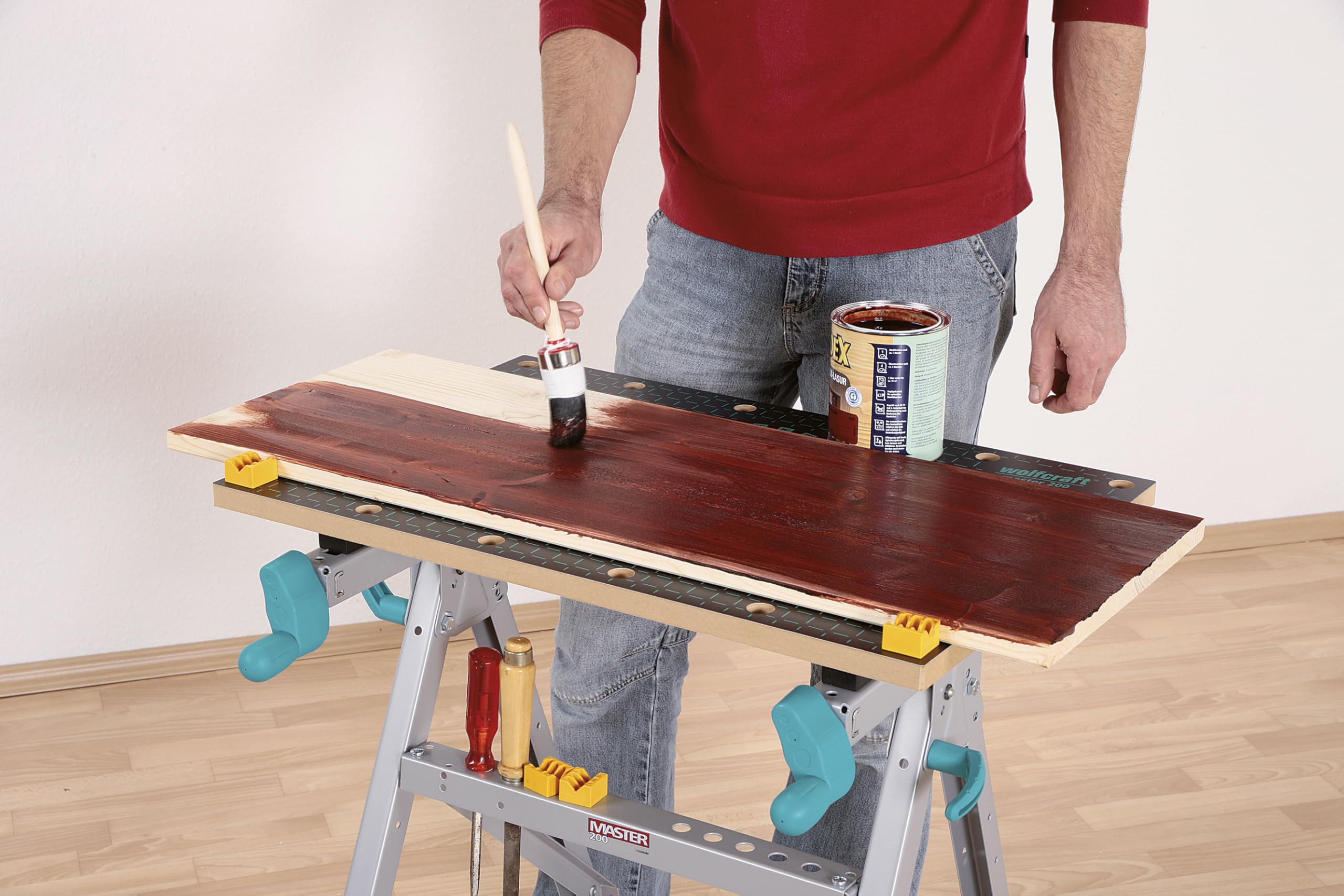 wolfcraft Master 200 Spann- & Werktisch, klappbar, 180 kg - Made in Europe | 2 MDF-Arbeitsplatten, Spannweite 145/365 mm, 80 cm Höhe, 14° Spannwinkel, platzsparend, leicht, inkl. Zubehör - 6177000