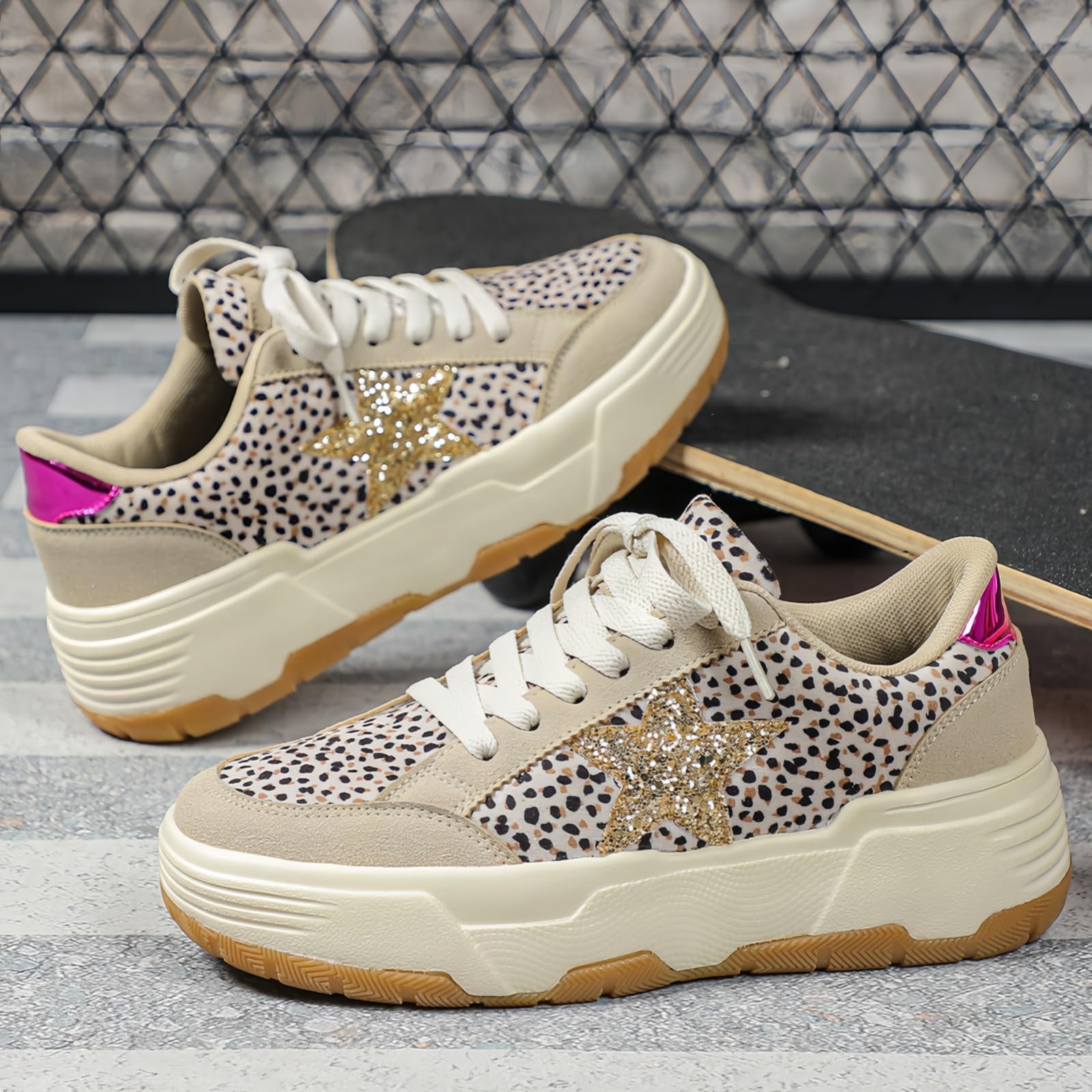 Modne damskie trampki z gwiazdami brokatowe cekiny sznurowane niskie buty tenisowe do biegania buty do chodzenia lekkie antypoślizgowe skórzane buty retro, Leopard Print Beżowy, 36 EU