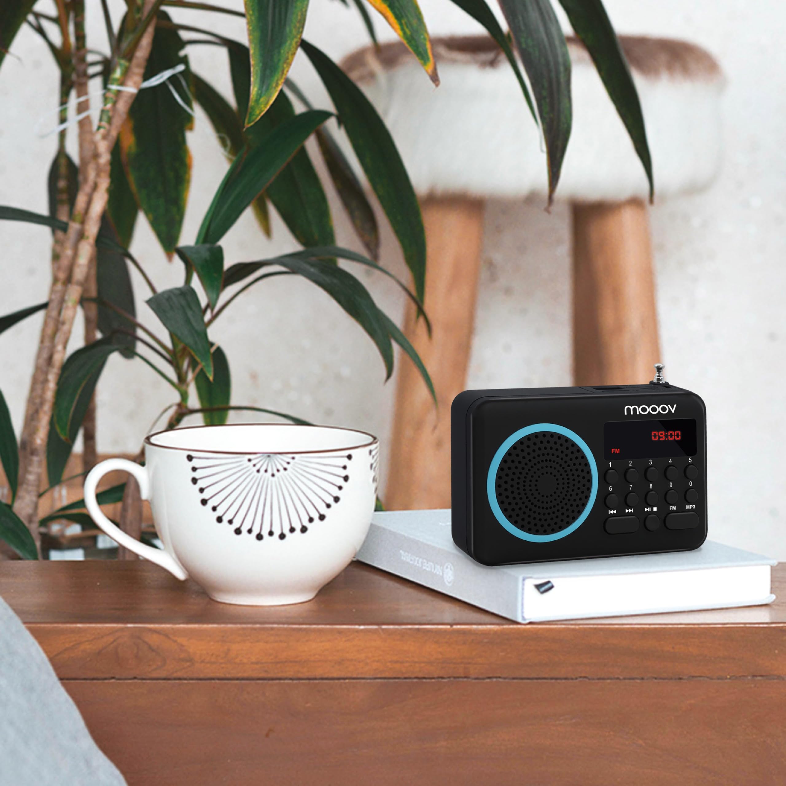 mooov 477203 Petite Radio Portable FM avec Batterie Rechargeable - Poste Transistor Radio Réception FM, Port USB, Lecteur Carte Micro SD - Noir / Bleu