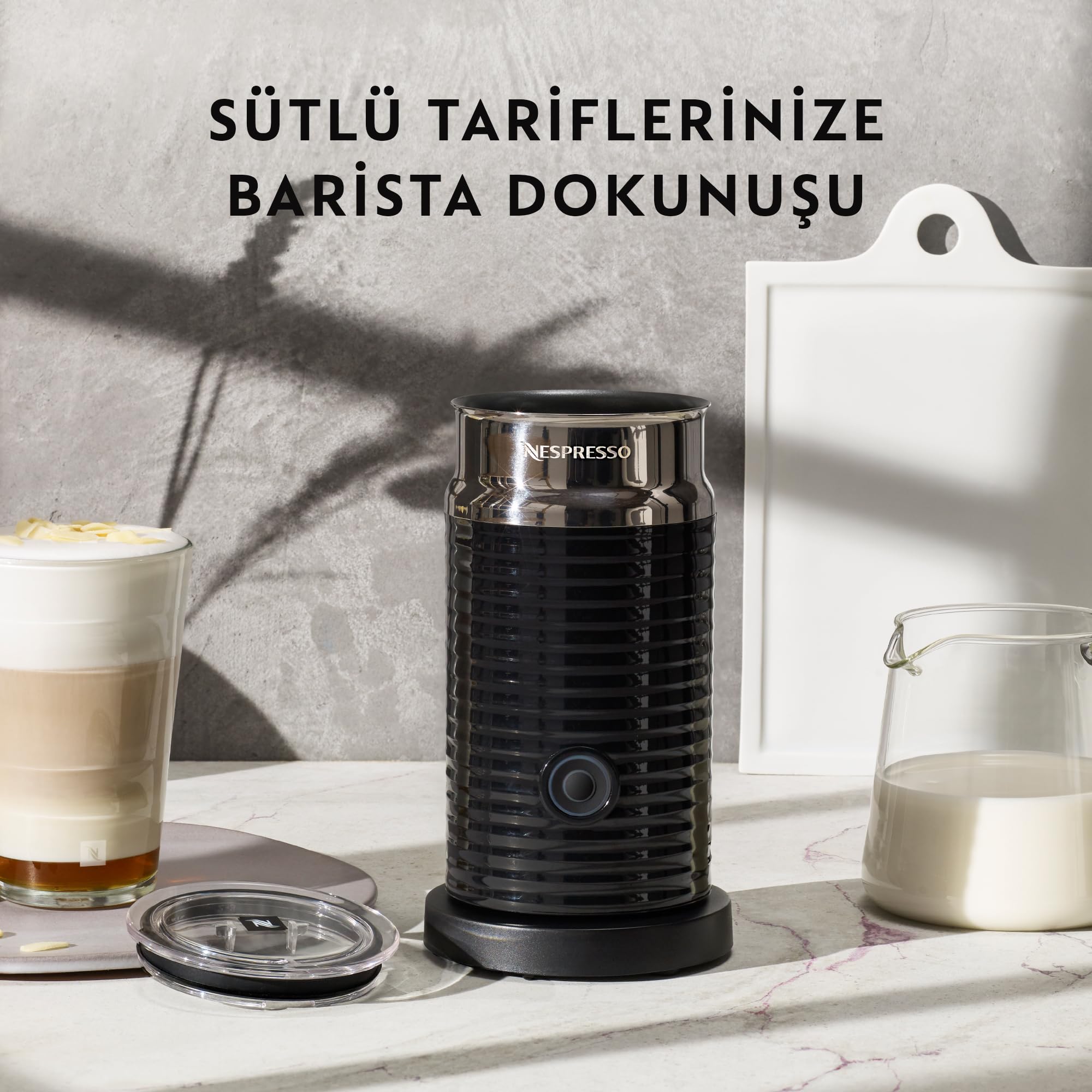 NESPRESSO Aeroccino 3 elektrischer Milchaufschäumer schwarz | Aufschäumer aus Edelstahl für 120ml cremigen Milchschaum heiß oder kalt & 240ml heiße Milch für Cappuccino & Latte