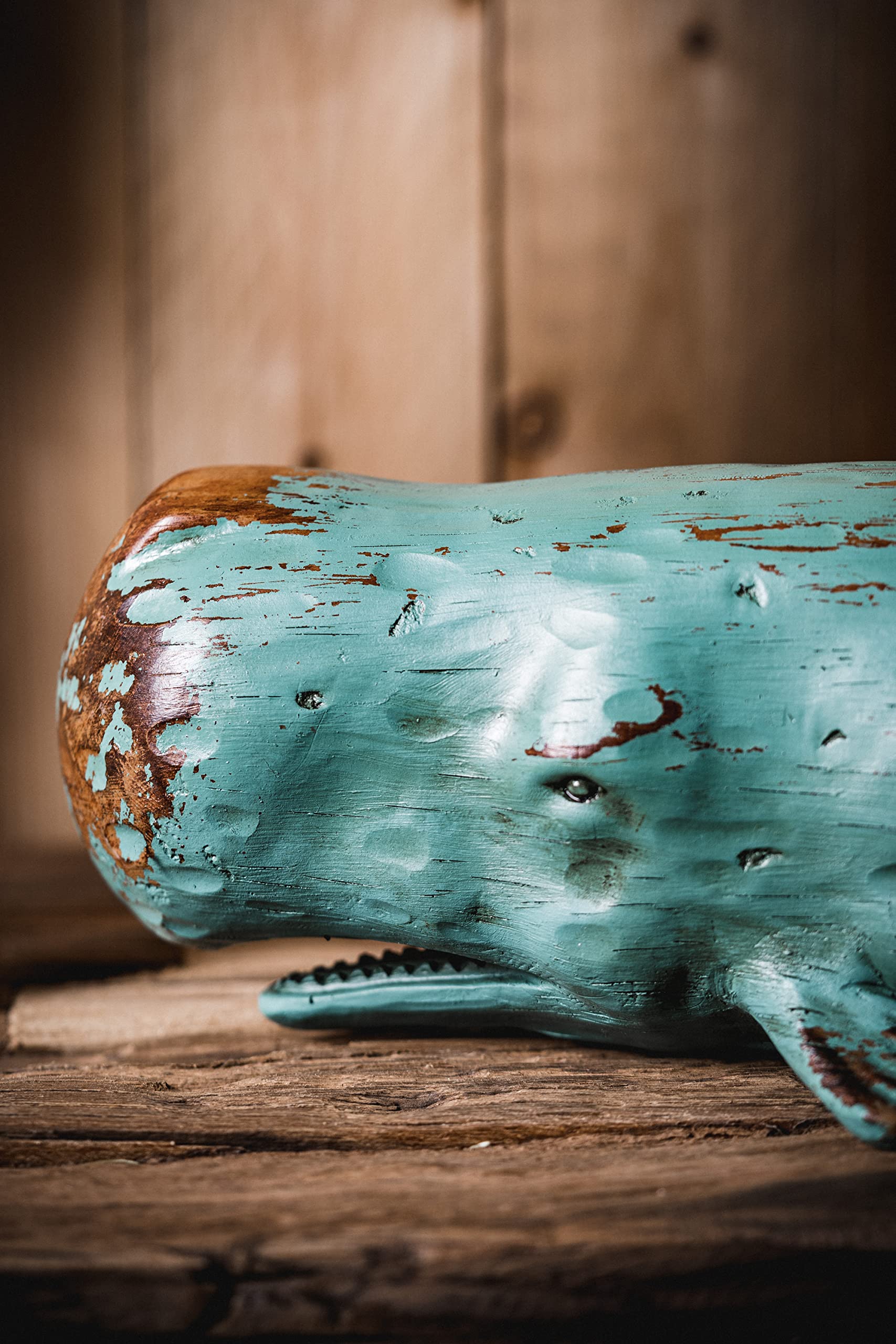 MichaelNoll Wal Dekofigur Statue Skulptur aus Polyresin - Maritim Deko für Wohnung in Holz-Optik Grün - Dekoration modern für Wohnzimmer, Schlafzimmer oder Badezimmer - 47 cm