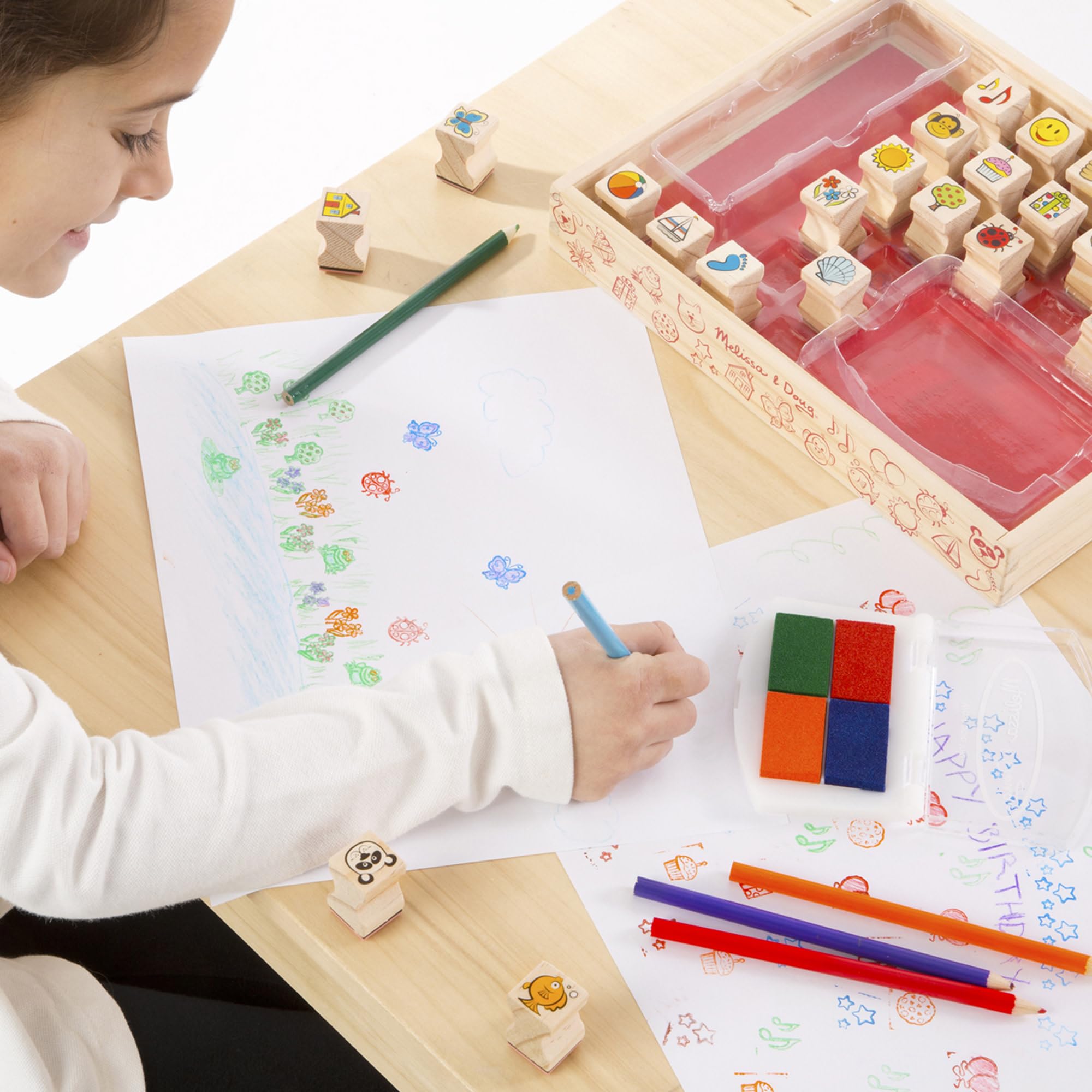 Melissa & Doug 19362 Favourite Things zestaw znaczków | Sztuka i rzemiosło | Zestaw znaczków | 4+ | Prezent dla chłopca lub dziewczynki, wielokolorowy, 26,5 cm wys. x 20,9 cm szer. x 4 cm