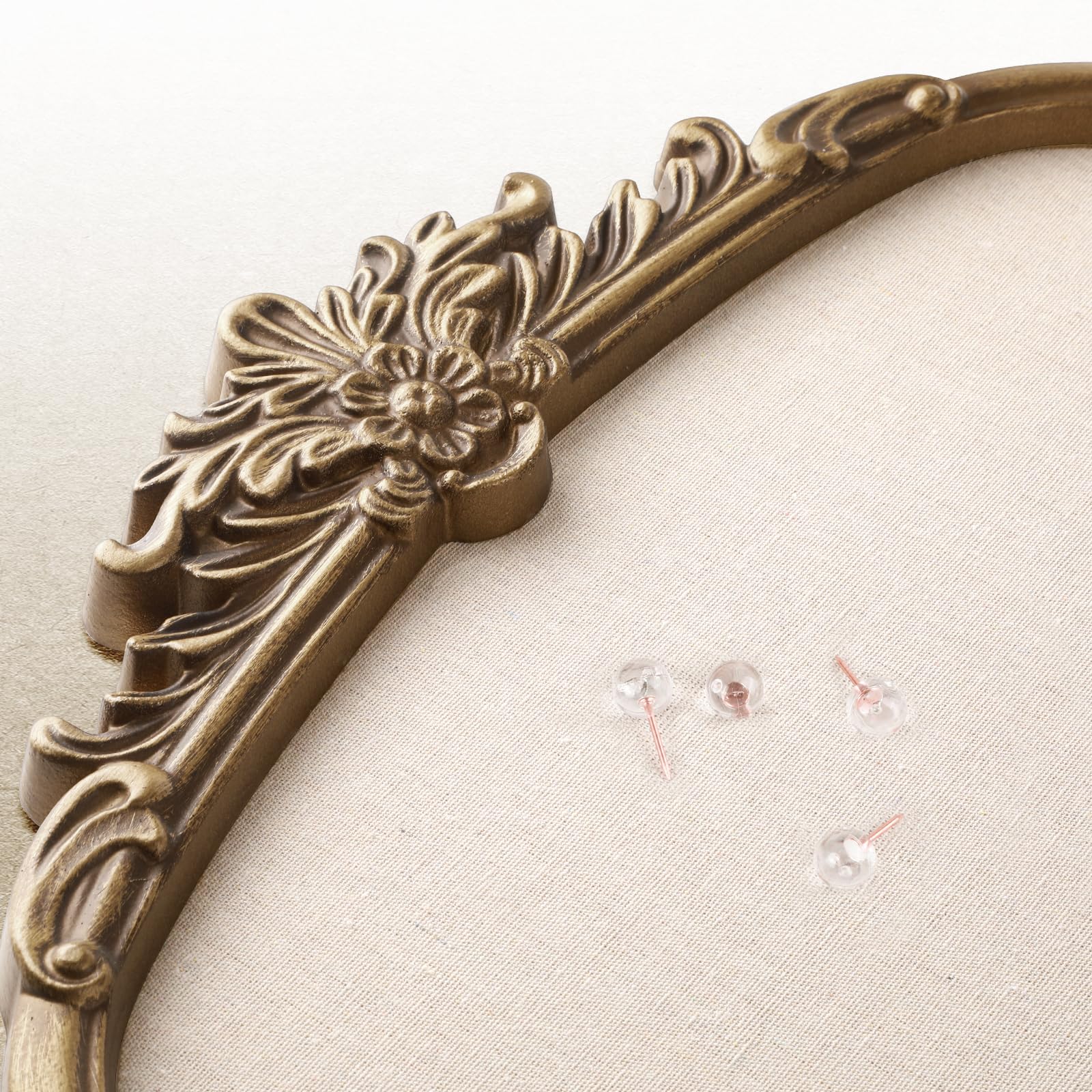 Pinnwand aus Stoff, 48,3 x 68,6 cm, Vintage-Pinnwand mit goldenem Rahmen, kunstvolle große Pinnwand für Wanddekoration, Heimbüro, Klassenzimmer, Studio, Schlafzimmer zum Präsentieren von Fotos