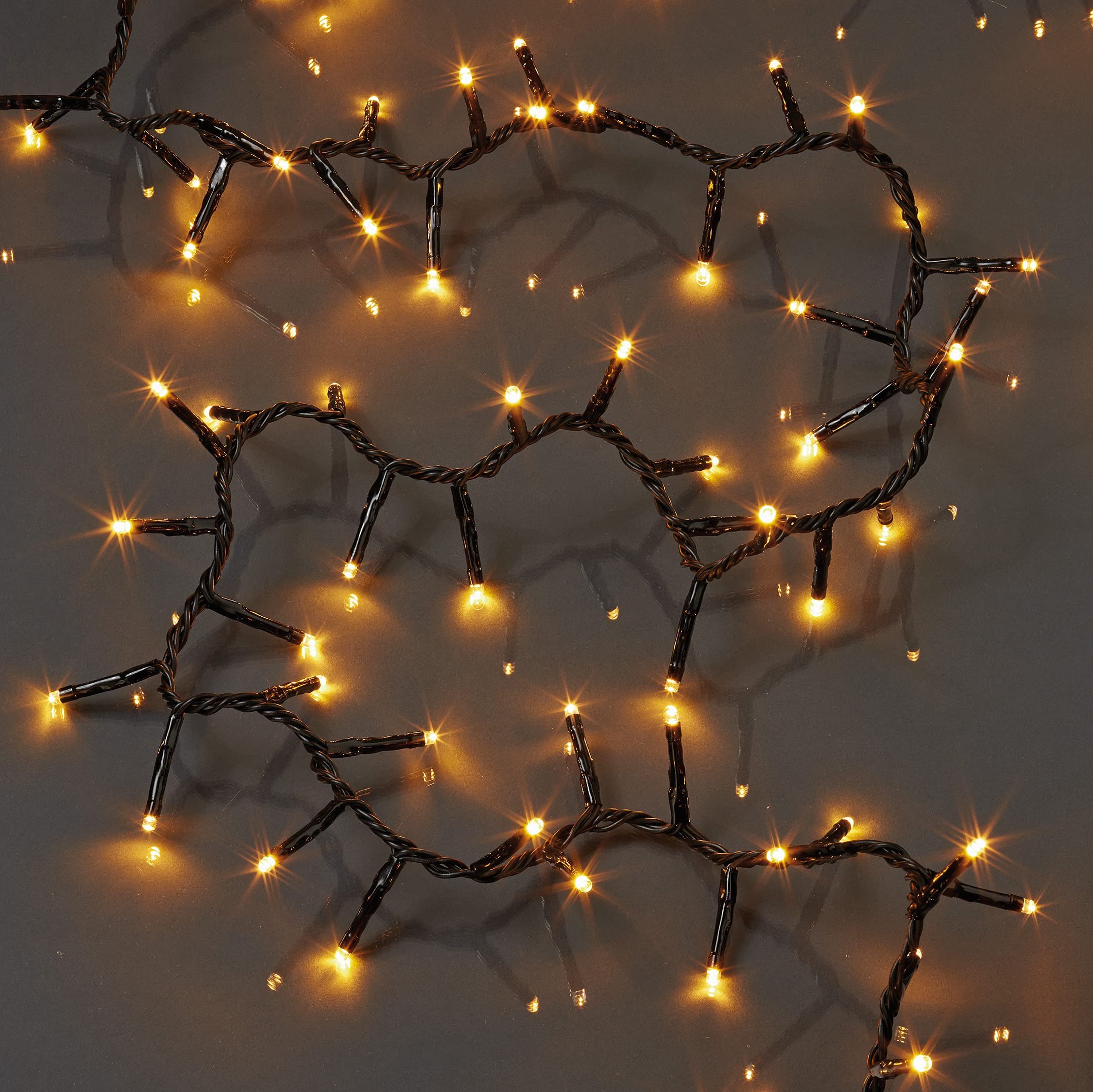 hellum LED Lichterkette außen Cluster, 15,98m 800 LED Cluster Lichterkette warmweiß mit Timer, Strombetrieben indoor & outdoor, Weihnachtsbaumbeleuchtung mit Kabel <59 lm 530193