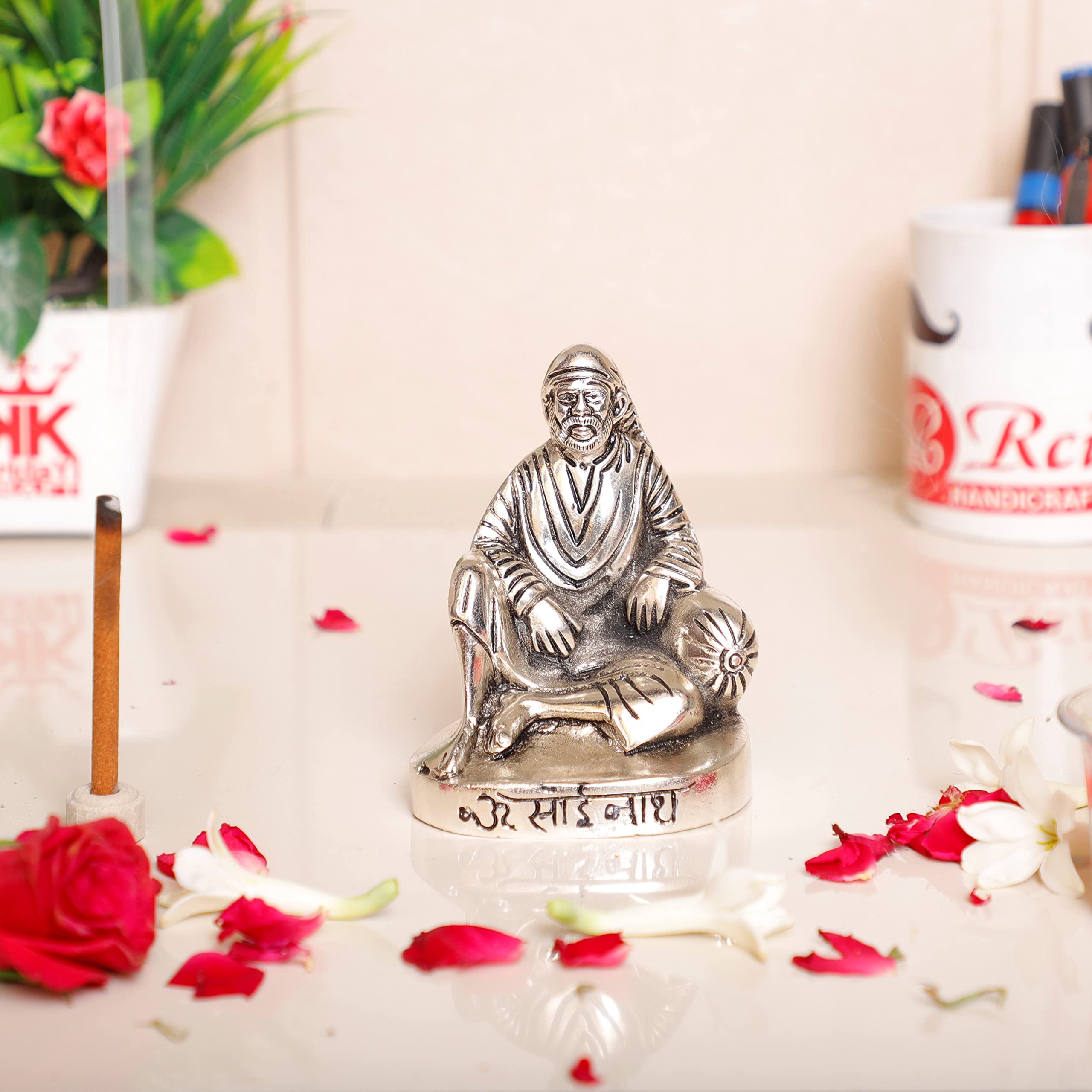 KridayKraft Shirdi Sai Baba Metal Statue,Sai Baba Idol Murti for Car Dashboard & Home,Office Decorative Showpiece Figurines,Religious Idol Gift Article.