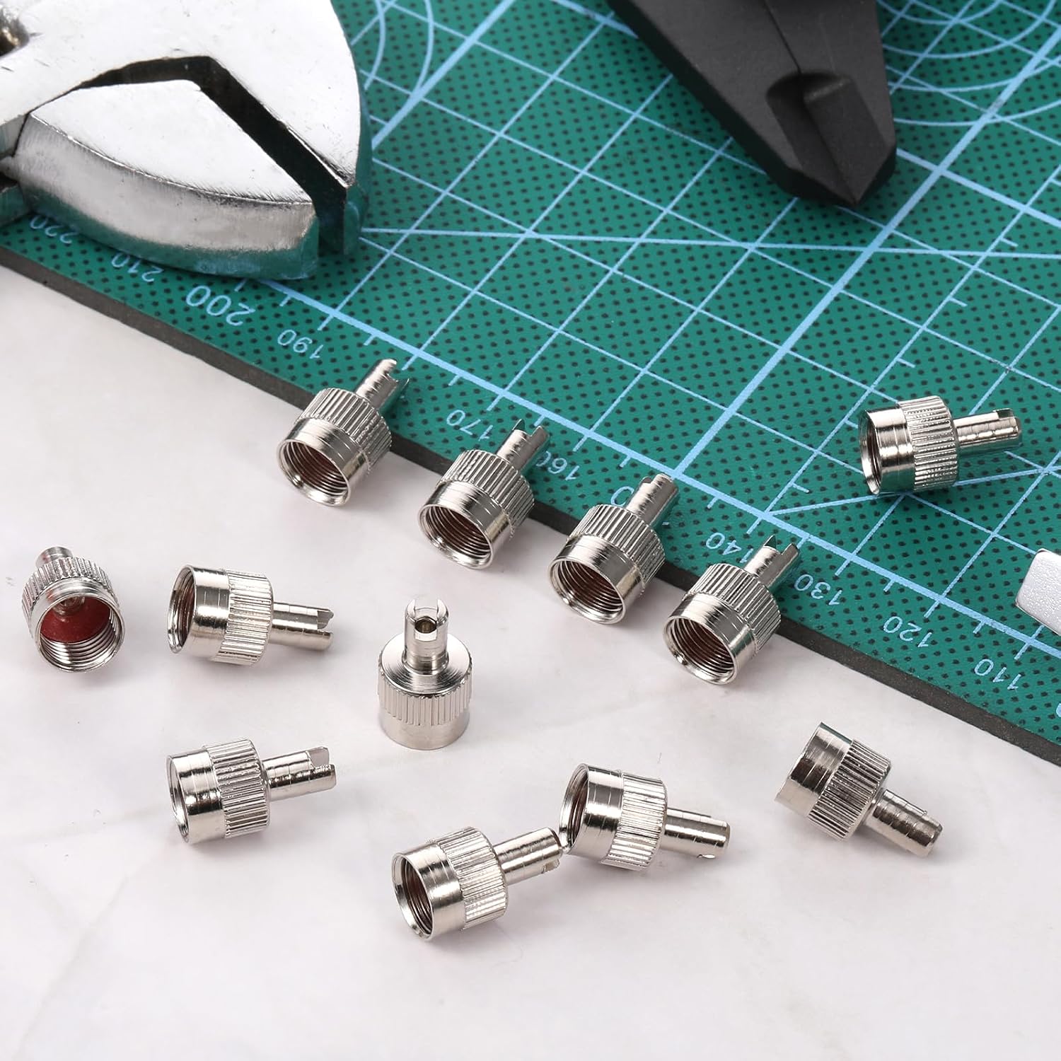 12PCS Tire Valve Stem Caps, Slotted Slot Valve Stem Caps with Valves Core Remover O Rubber Ring for Cars, SUV, Trucks, Bikes, Motorcycles, Bicycles