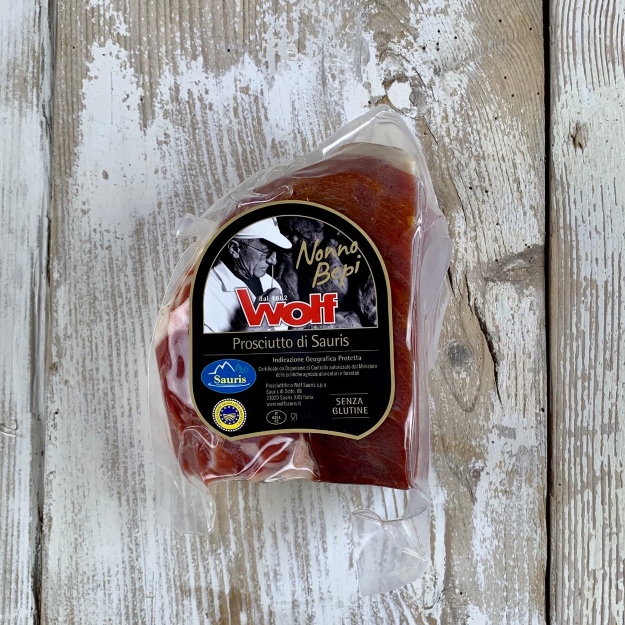 Wolf, Prosciutto di Sauris IGP Nonno Bepi, Trancio, Prodotto con Tradizionale Tecnica di Affumicatura, Carne 100% Italiana, Lunga Stagionatura, Senza Glutine, 1,6 kg (min. netto garantito)