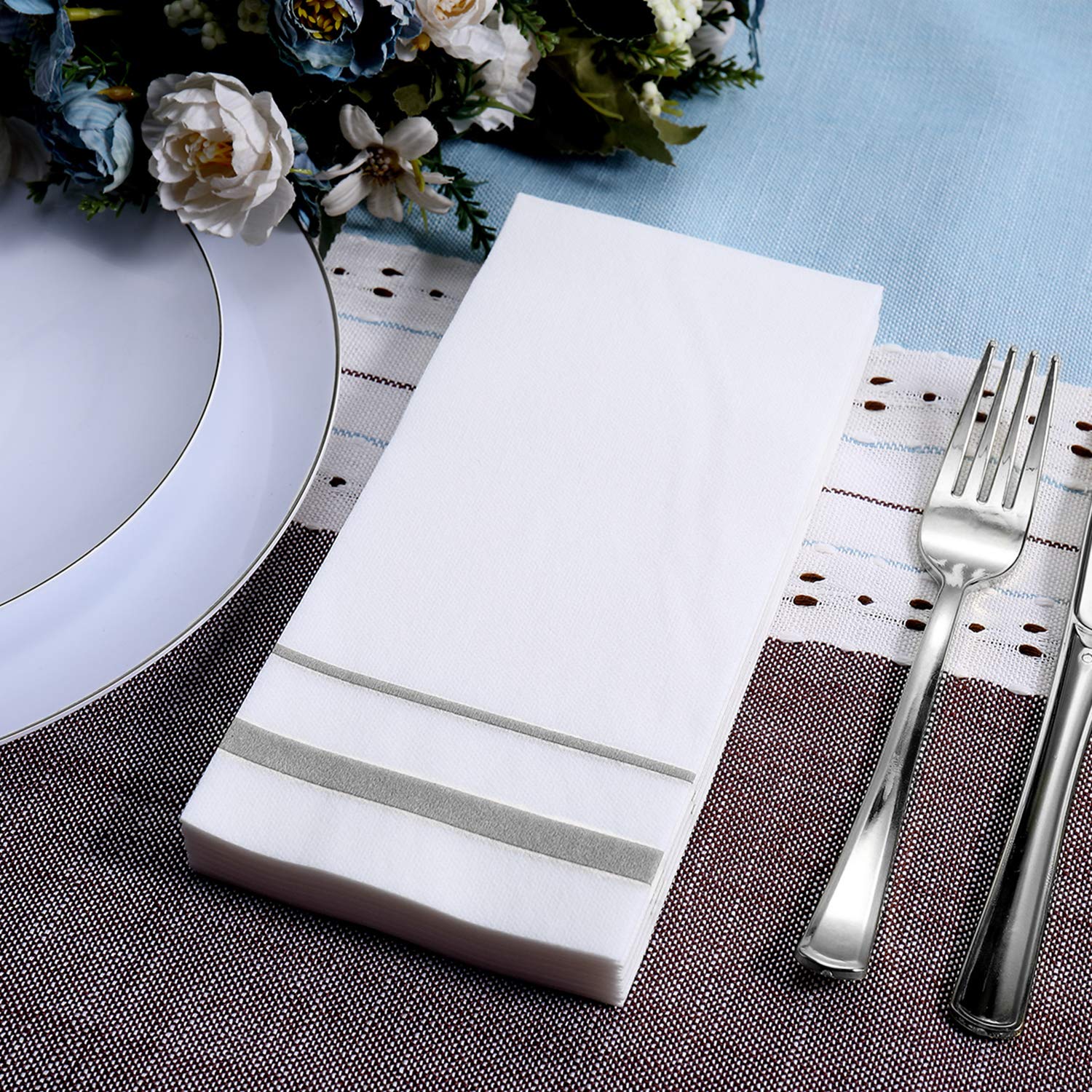[Paquete de 200] Toallas de mano desechables de papel con tacto de lino, servilletas decorativas de mano de baño para cocina, fiestas, bodas, cenas o eventos, blanco y plateado