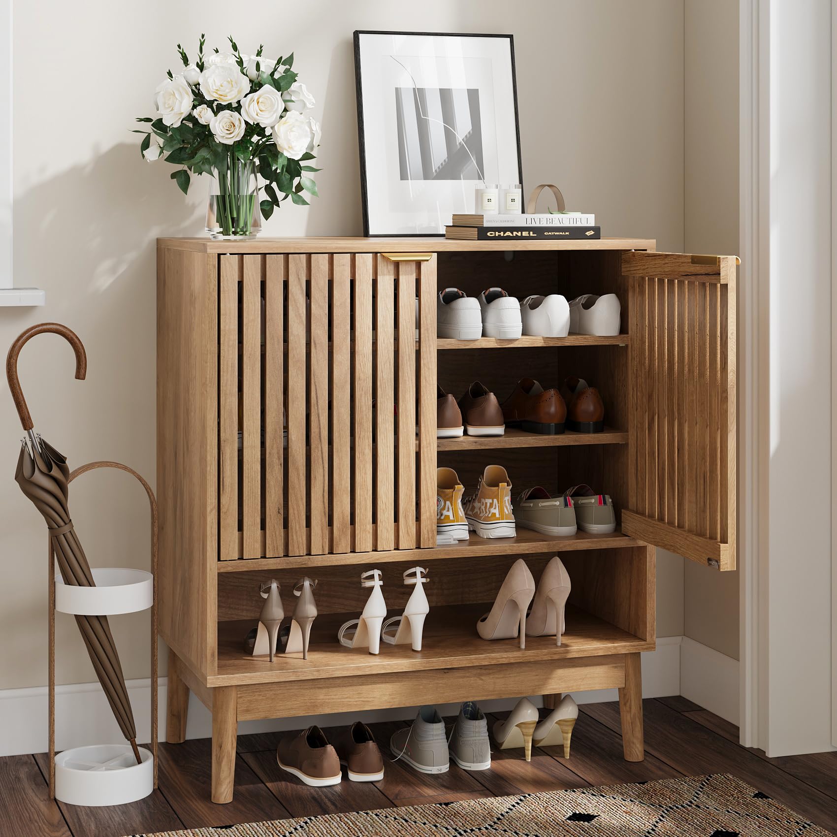 Kiasthome Zapatero de Madera con Estantes Ajustables, Organizador de Zapatos con Puertas Rejilladas, Mueble Zapatero para Entrada, Pasillo y Salón, Diseño Moderno (Madera Natural, 70 cm)