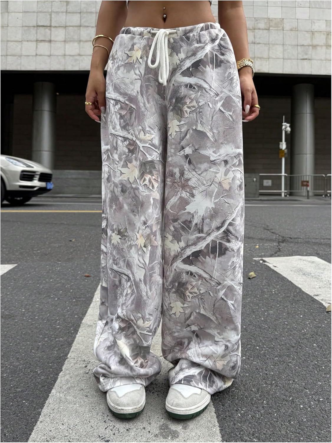 SOLY HUX Women's Plus Size Camo Pants Maple Leaf Print Drawstring Elastic Waist Baggy Wide Leg Sweatpants Streetwear - Image 4