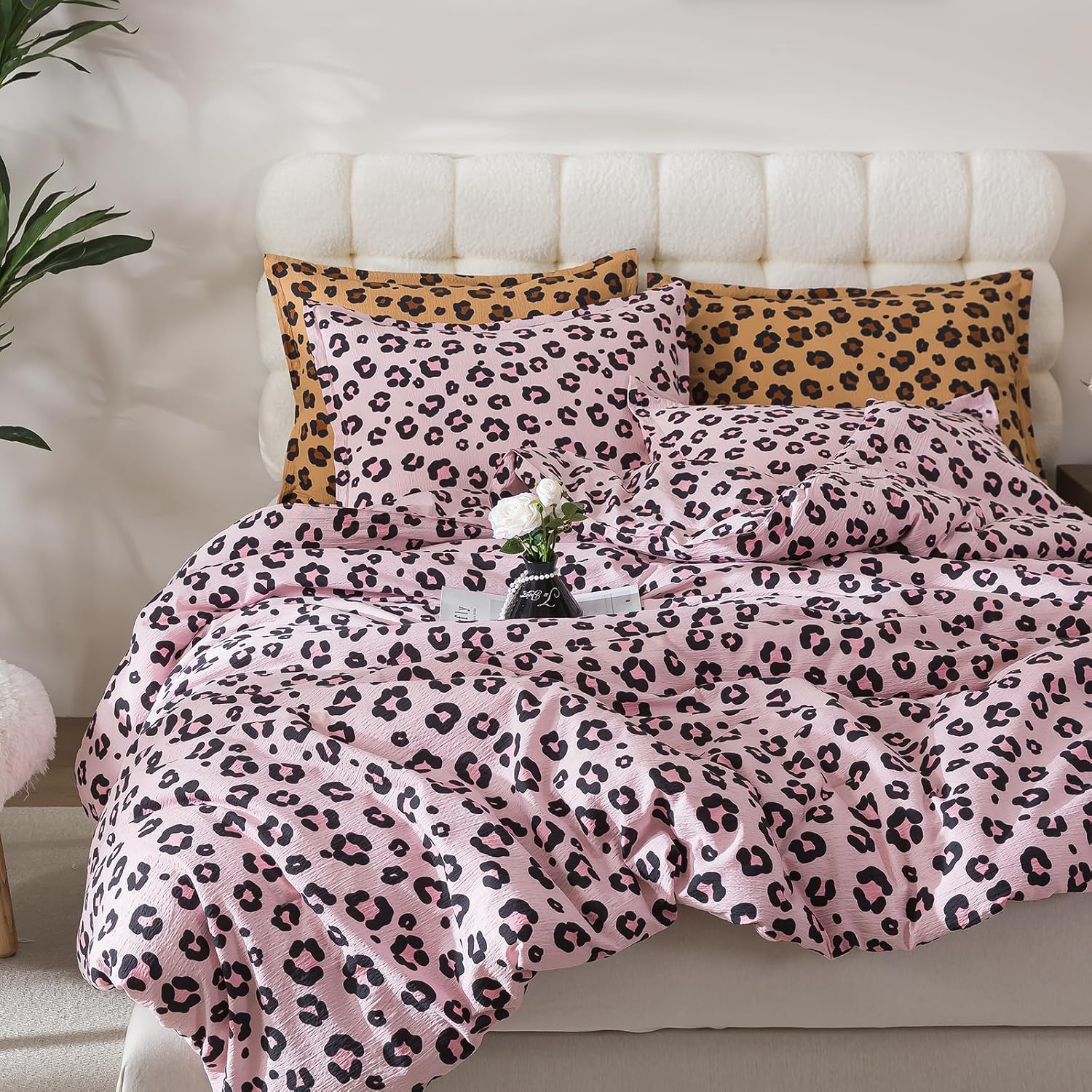 Caressma Safari Leopard Cheetah Print Comforter Set, Queen Size 3 Pieces Comforter Bedding Set, Girls Pink Soft Washed Cotton Seersucker Fiber, Untamed Wilderness Style Comforter with Pillowshams