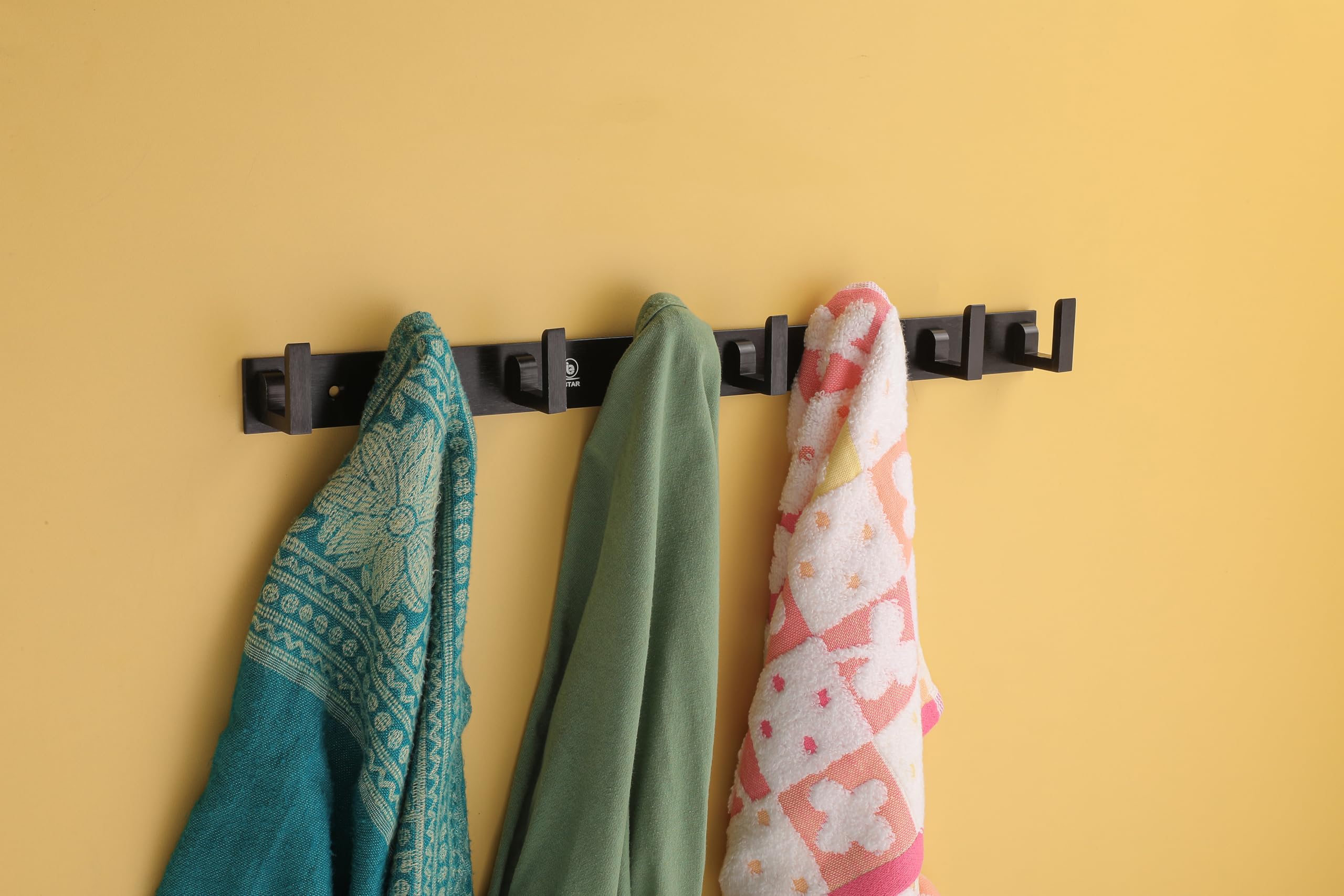 Delta Porter 7 in. H x 5.2 in. W x 3.1 in. L Robe Hook