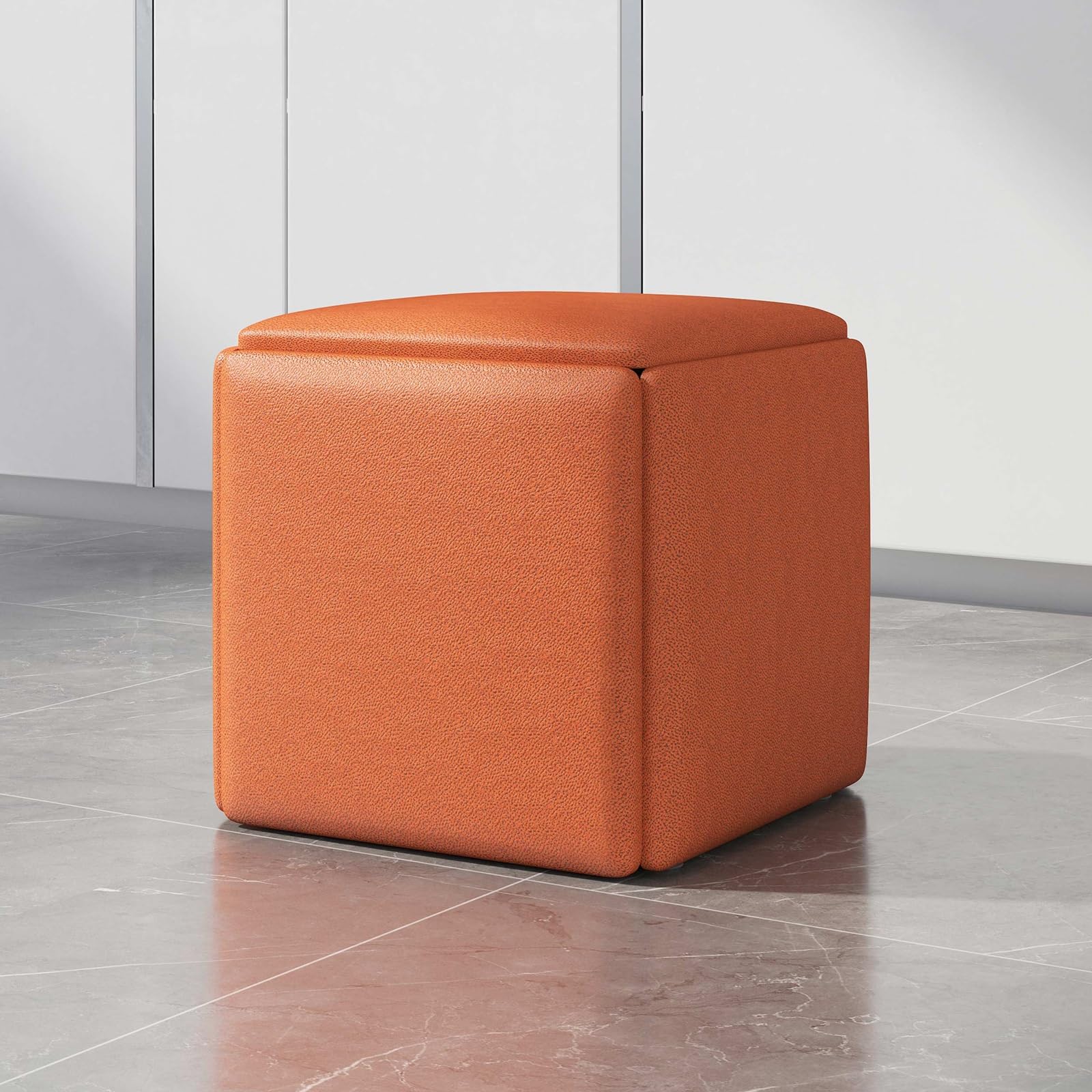 Pouf carre a roulettes et sieges cubes empilables Ora, le meuble gain de place parfait pour votre salon