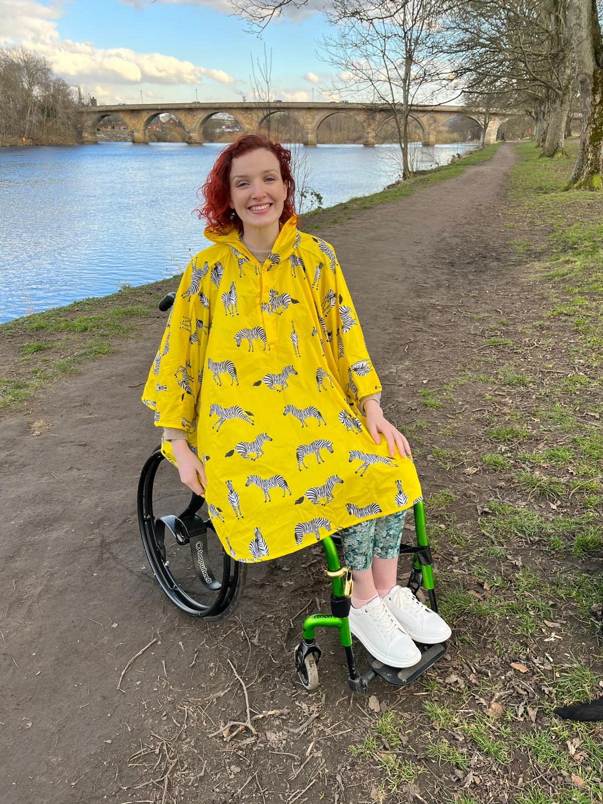 BundleBean Rollstuhl-Poncho für Erwachsene, wasserdichter Regenponcho für Kinder ab 11 Jahren bis Erwachsene, universelle Passform