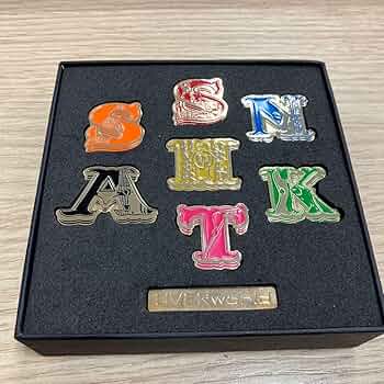 UVERworld バッグ カードケース ケース ピンバッジ バラ売り可 UVERworld バッグ カードケース コインケース ピンバッジ バラ