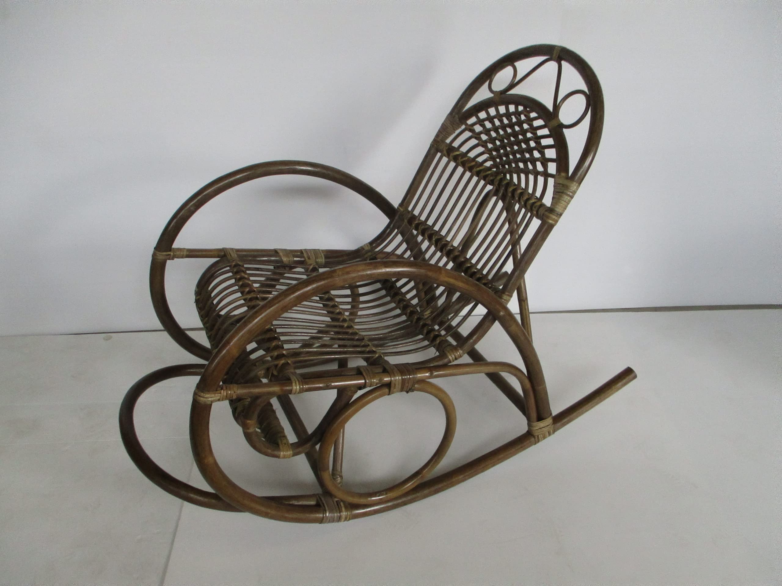 Sedia Poltrona a Dondolo in Rattan Vimini Noce 62x128x100 cm