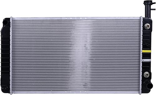 Radiator | Compatible with Chevrolet/GMC Express Savana 1500 2004-2013 2500 2004-2005 5.3L V8 | KLI2792