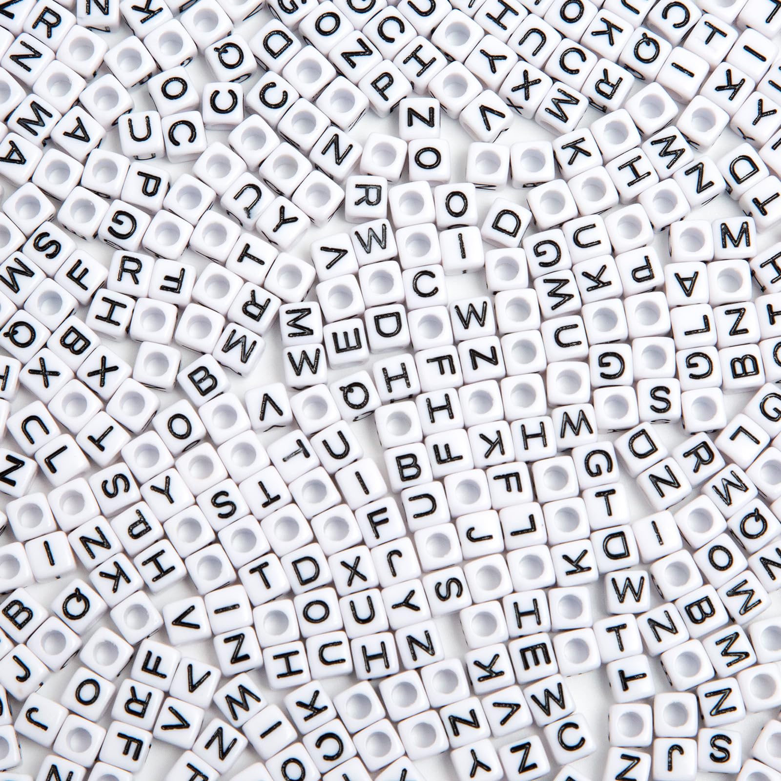 Quadratische weiße Buchstabenperlen, Acryl, 6 x 6 mm, Würfelperlen für Armbänder, Halsketten und Schmuckherstellung, Alphabet-Perlen, 1000 Stück
