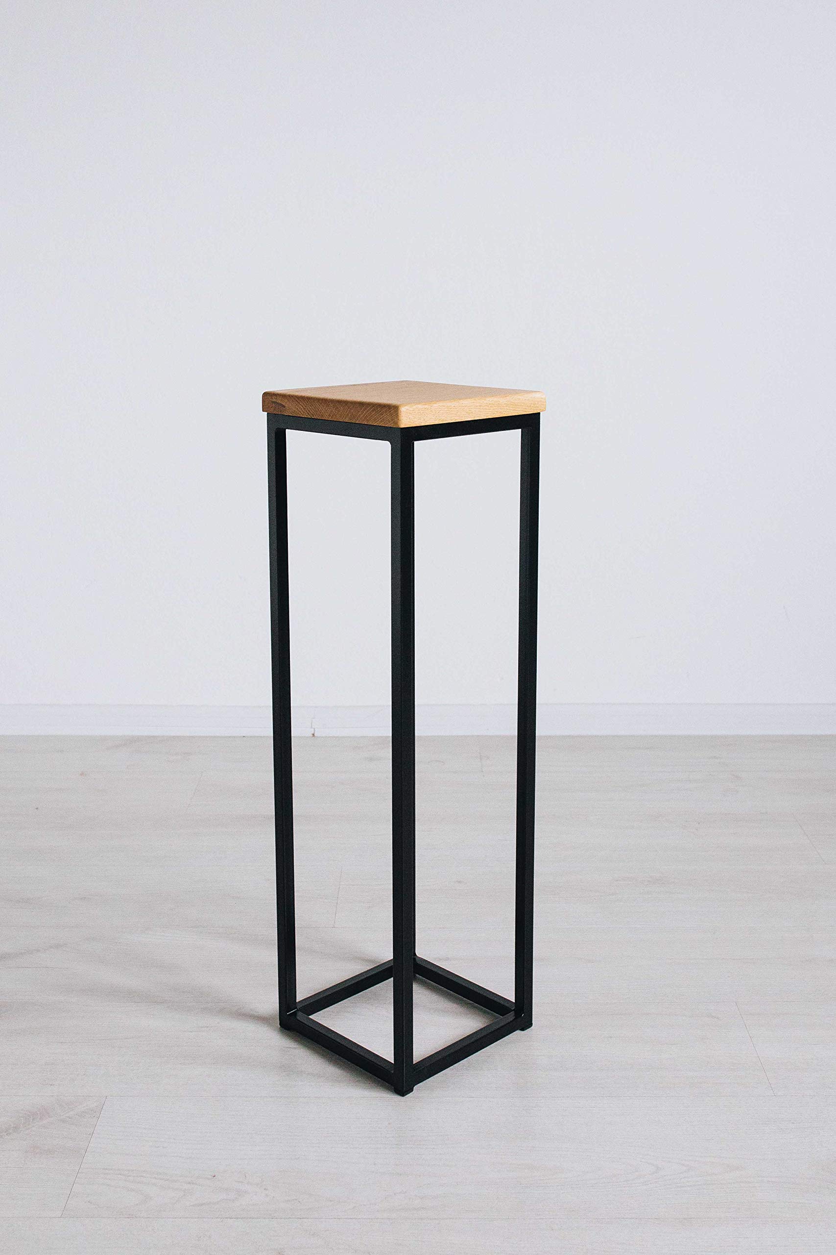 EINE BestLoft Blumensäule Dora aus Eiche - Dekosäule im schlanken Design + Stahlgestell (Gestell Schwarz, Höhe 50 cm)
