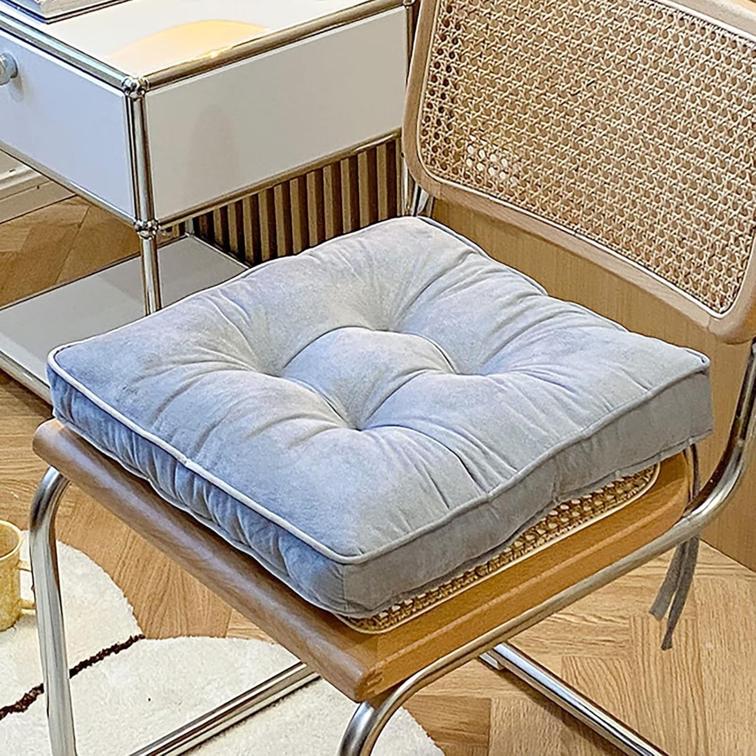 Coussin Epais Pour Chaise Lot De 4, Galette De Chaise 40x40 Carré, Ultra Epais Coussin De SièGe De Chaise De Salle à Manger, Tissu DéLicat Velours Durable pour Une Utilisation à Long Terme Gris Clair