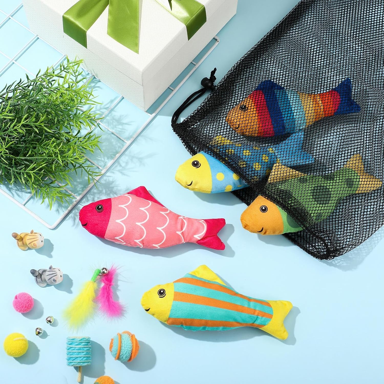 5 Pack Catnip Cat Toys Indoor Interactive Cat Toys Funny Catnip Kitten Chew Gifts Pet Birthday Party Presents (Cartoon Fish Shape)