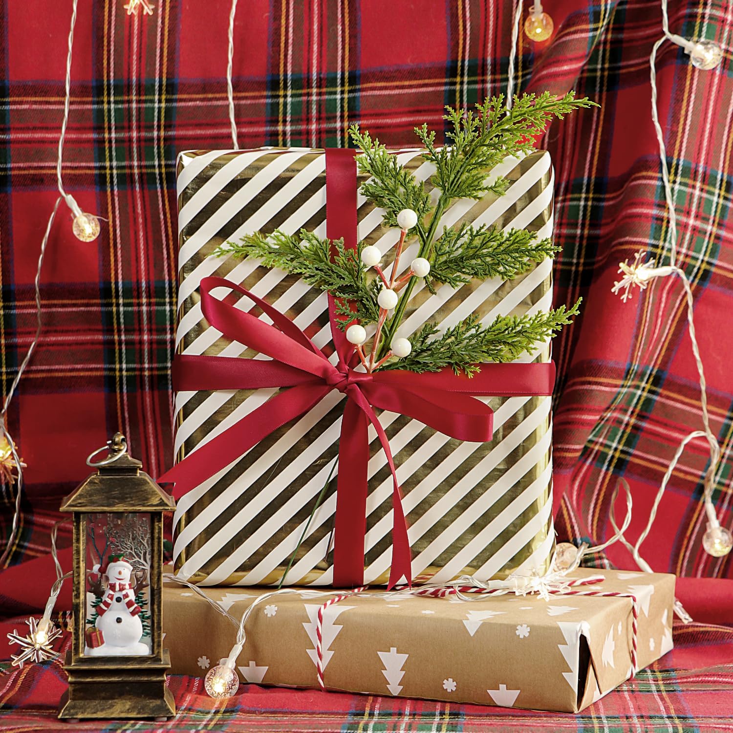 Künstliche Tannenzweige mit Beerenspieße, 32,5 cm, Weihnachtsgrünspieße, Laubzweige, künstliche Zedernstiele für Weihnachten, Vasenfüller, DIY, Basteln, Girlande, Kranz, Heimdekoration (40 Stück