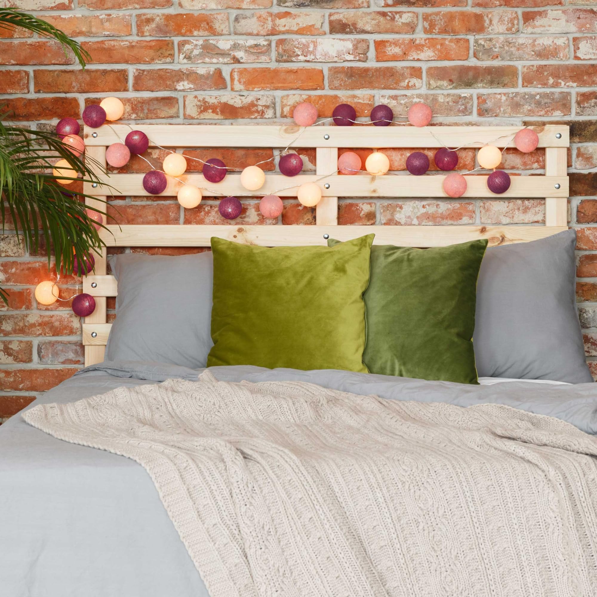 CREATIVECOTTON Guirlande Lumineuse, Boules de Coton avec Mode Timer et Mode Veilleuse (Jardin de Roses, 35 boules)