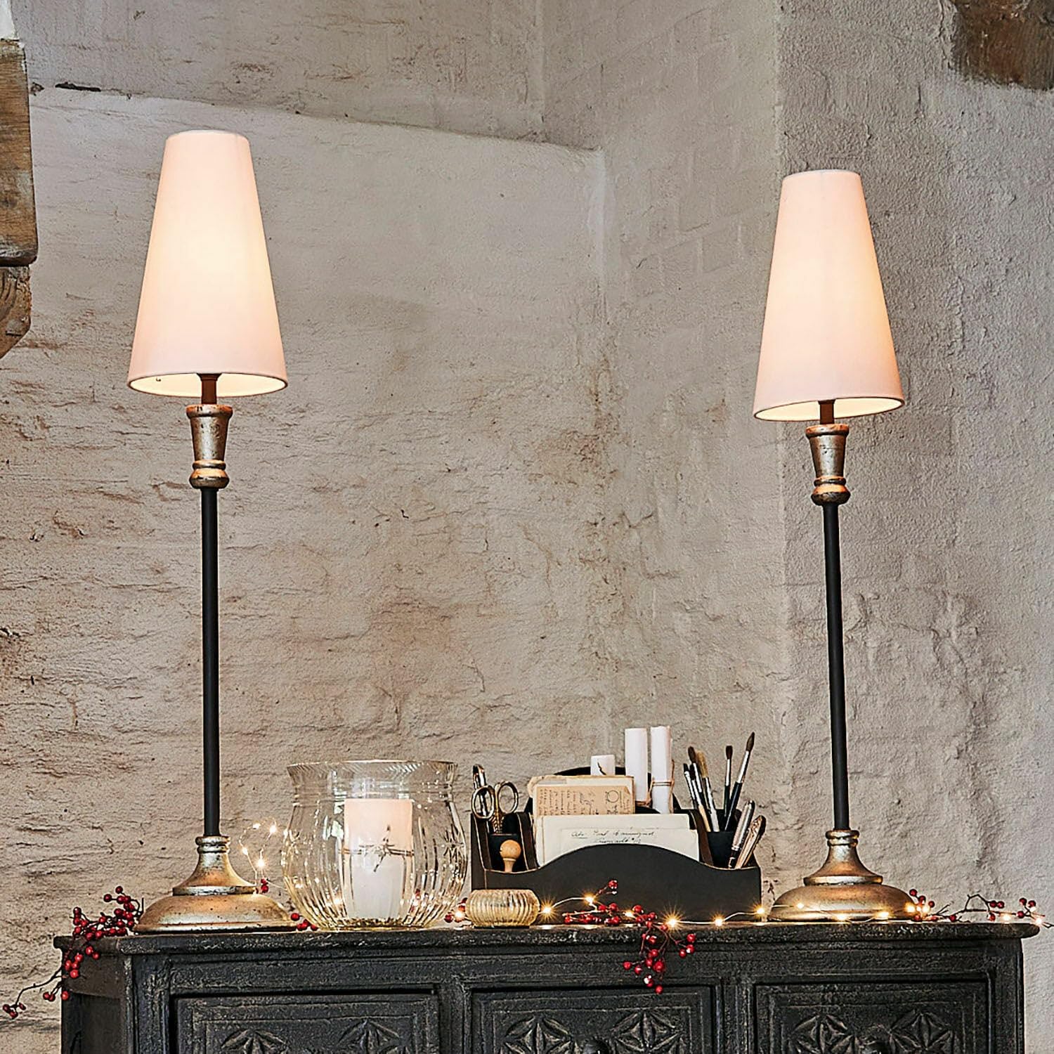 LOBERON Tischlampe 2er Set Obsonville, schlanke, hohe Form, klassischer Tütenschirm, Tischleuchte, Wohn-Accessoire, Mangoholz, Eisen, Baumwolle, silber/schwarz/creme | schlanke, hohe Form, klassischer Tütenschirm, Tischleuchte, Wohn-Accessoire, Mangoholz,