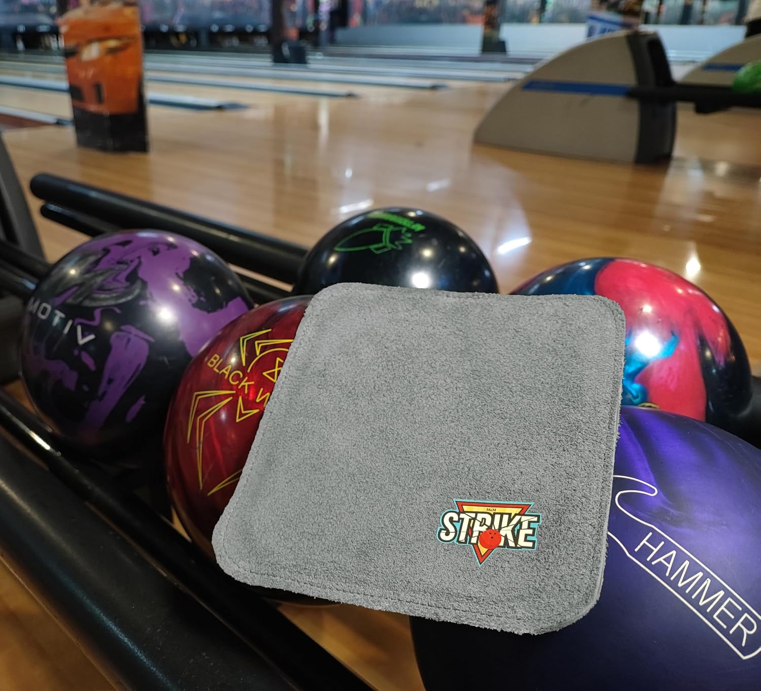 Strike Super Absorbent, Double-Sided Leather Bowling Shammy – Premium Cleaning Pad for Bowling Balls - Non-Scratch Oil Removing Bowling Towel - Rectangle Soft Bowling Cleaner/Light Gray/