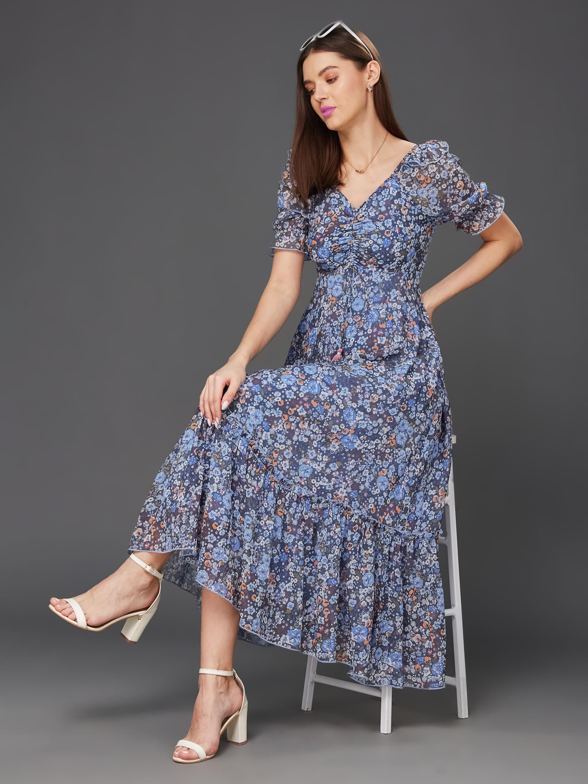 Miss Chase Women's Sweetheart Neck Puffed Sleeve Floral Maxi Dress With Pockets (Plus Size) (Mcaw21D06-35-178-09, Multicolored-Base-Navy Blue, 4Xl)
