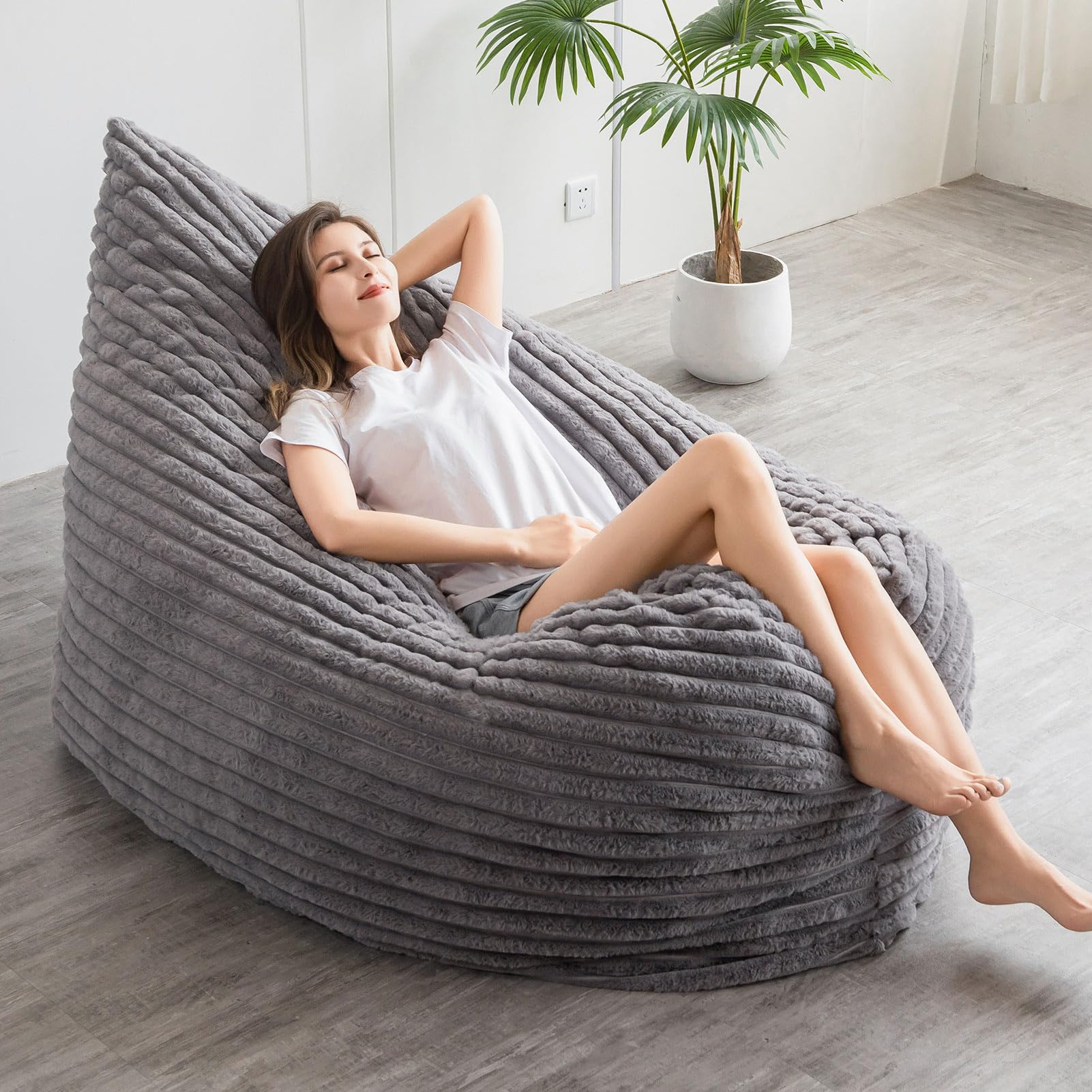 MAXYOYO Riesiges Sitzsack-Bett, quadratischer Sitzsack-Stuhl, großes Sofa mit Kunstfellbezug und Flauschiger Füllung für Erwachsene, Paare, Gäste (3D Streifen-Grau, 135x190 cm)