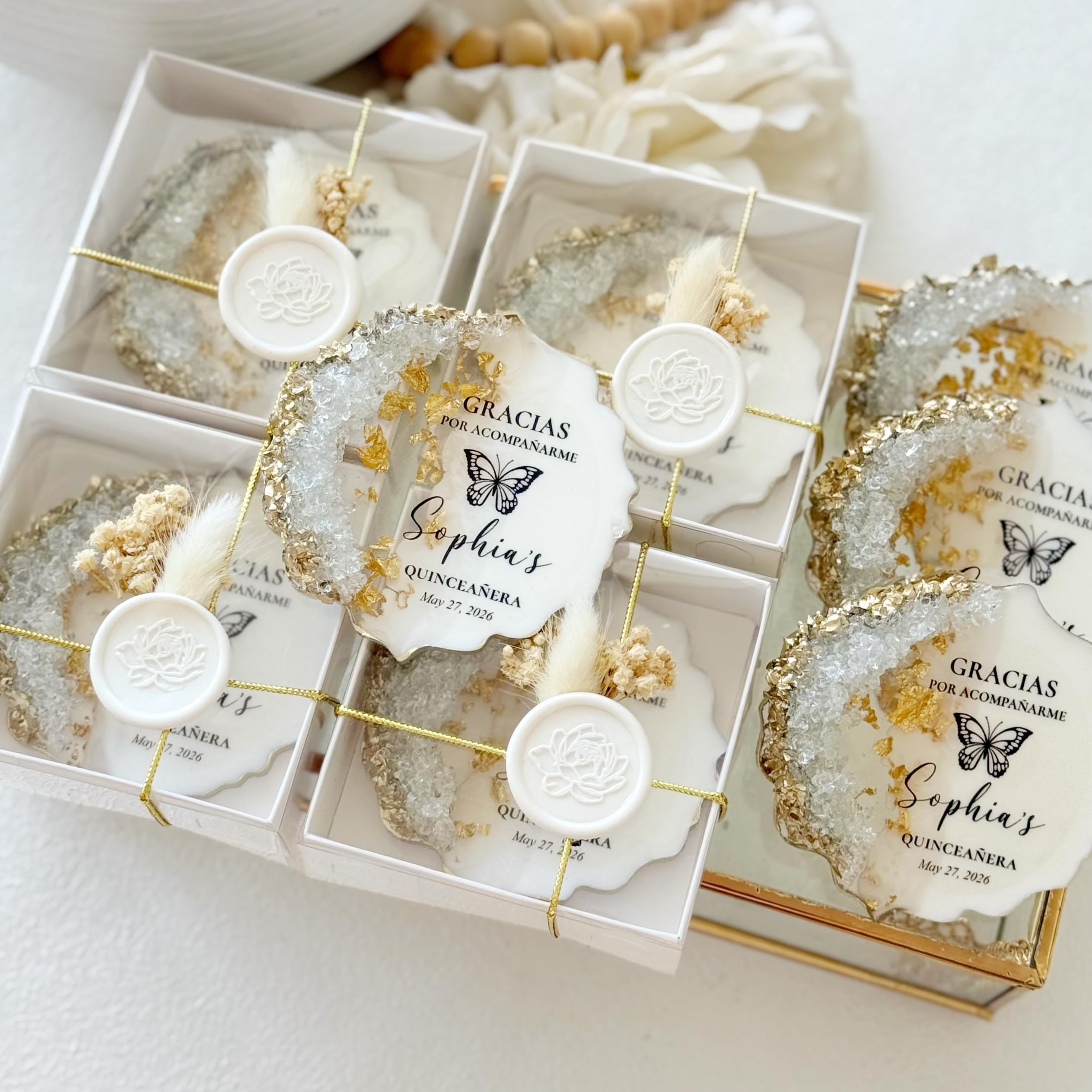 Personalisierte Sweet 16 Gastgeschenke, Quinceañera Partygeschenke für Gäste, Individuelle Erinnerungsstücke mit Schmetterling & Wachssiegel, Sweet 15 & 16 Geschenk (30 Stück mit Geschenkbox)