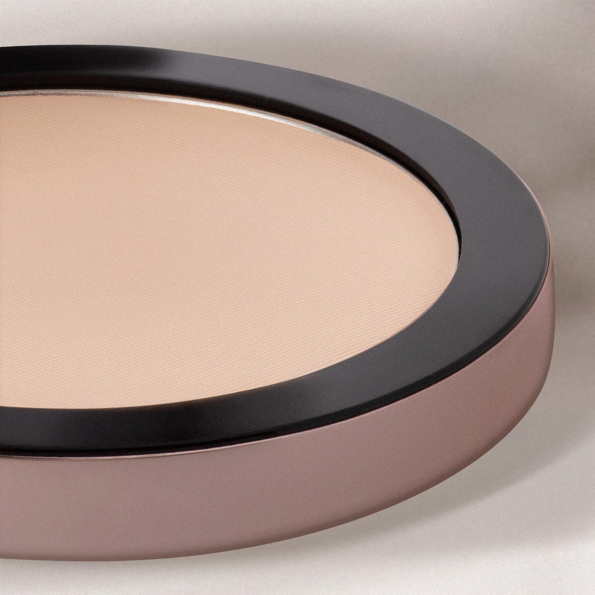 Pippa of London Mayfair Iconic 859 Matte Compact Powder, Iconic- 859, 1 g (Pack of 1) - Image 2