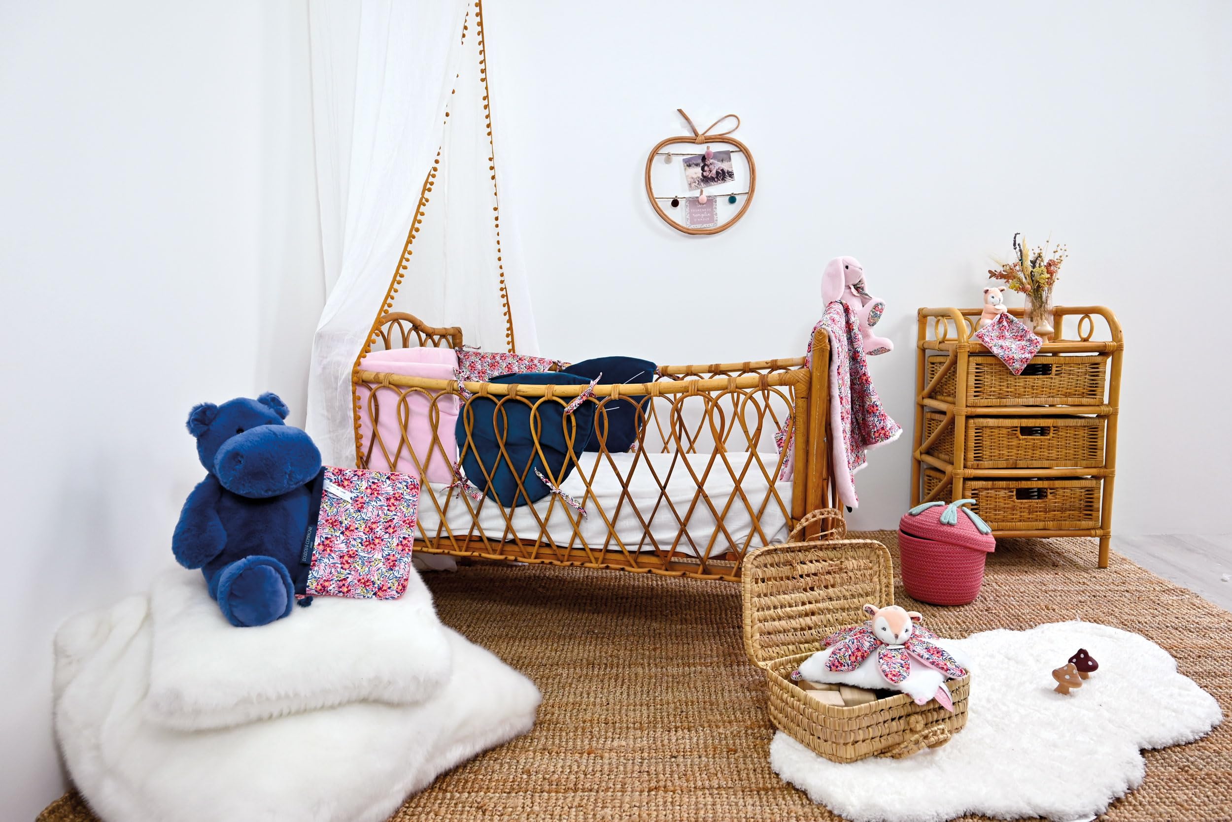 DOUDOU ET COMPAGNIE - Plaid Douceur Rose et Fleuri - Collection BOH'AIME FAON - 70 x 100 cm - Recto Imprimé 100% Coton - Verso Rose 100% Peluche - Sieste Confort - Cadeau naissance Bébé - DC4036