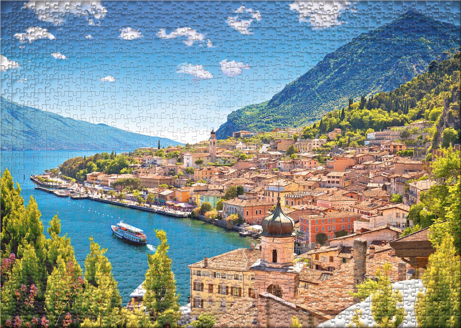 Ulmer Puzzleschmiede - Puzzle "Lago di Garda" – Classico puzzle da 2000 pezzi del Lago di Garda – la pittoresca vista della località Limone sul Garda, Lombardia, Nord Italia
